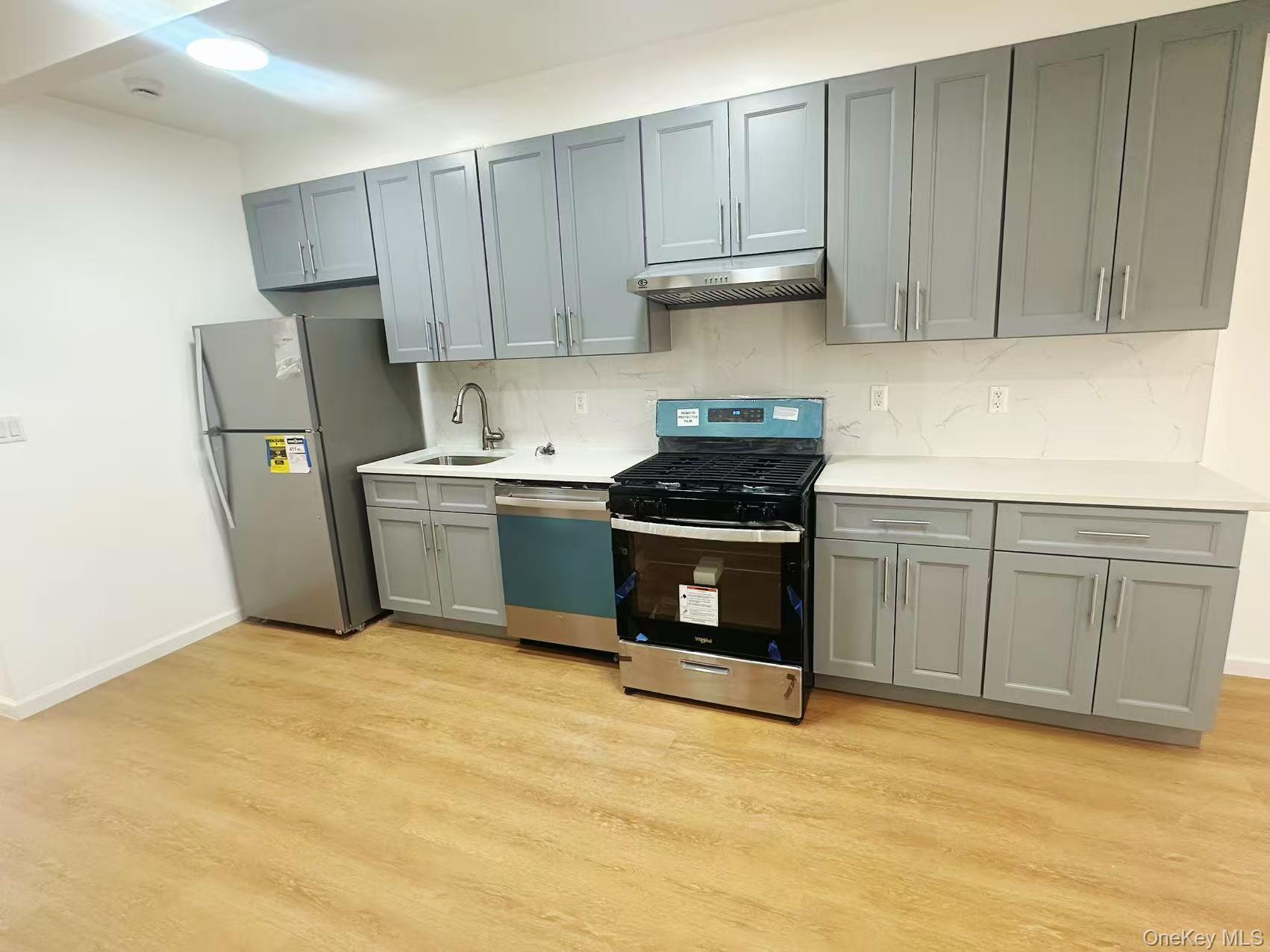 30-87 Steinway Street 2fl Property Photo 2