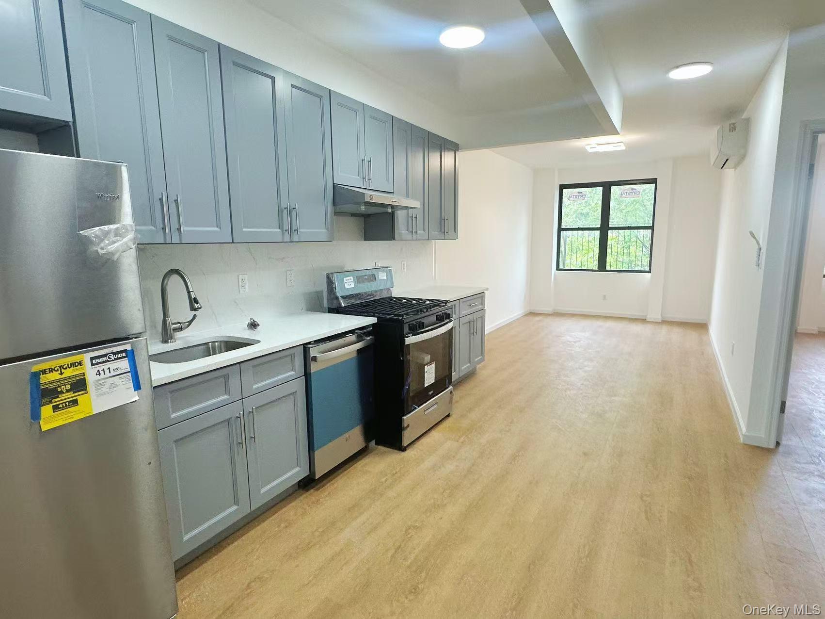 30-87 Steinway Street 2fl Property Photo 3