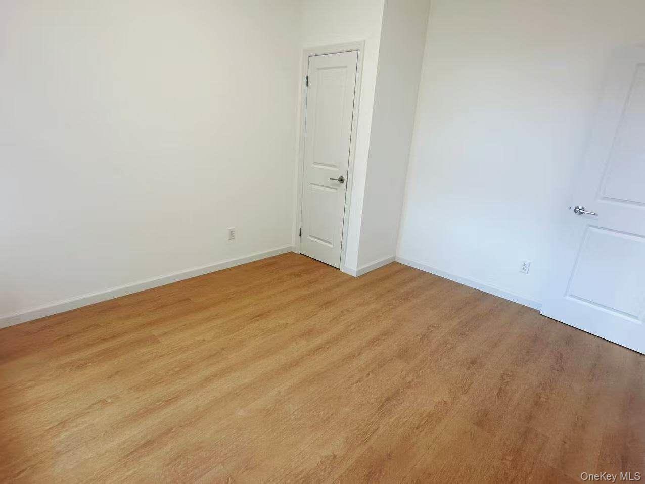30-87 Steinway Street 2fl Property Photo 7