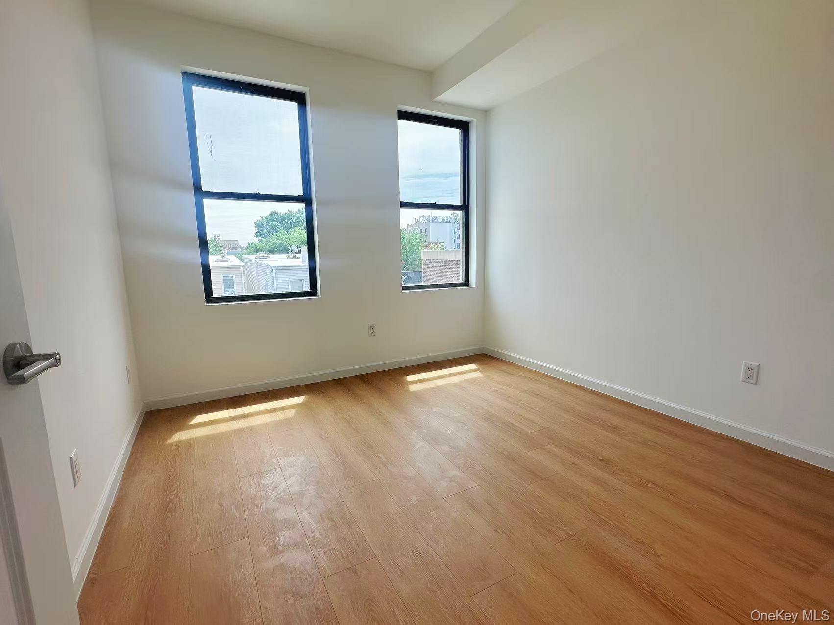 30-87 Steinway Street 2fl Property Photo 9