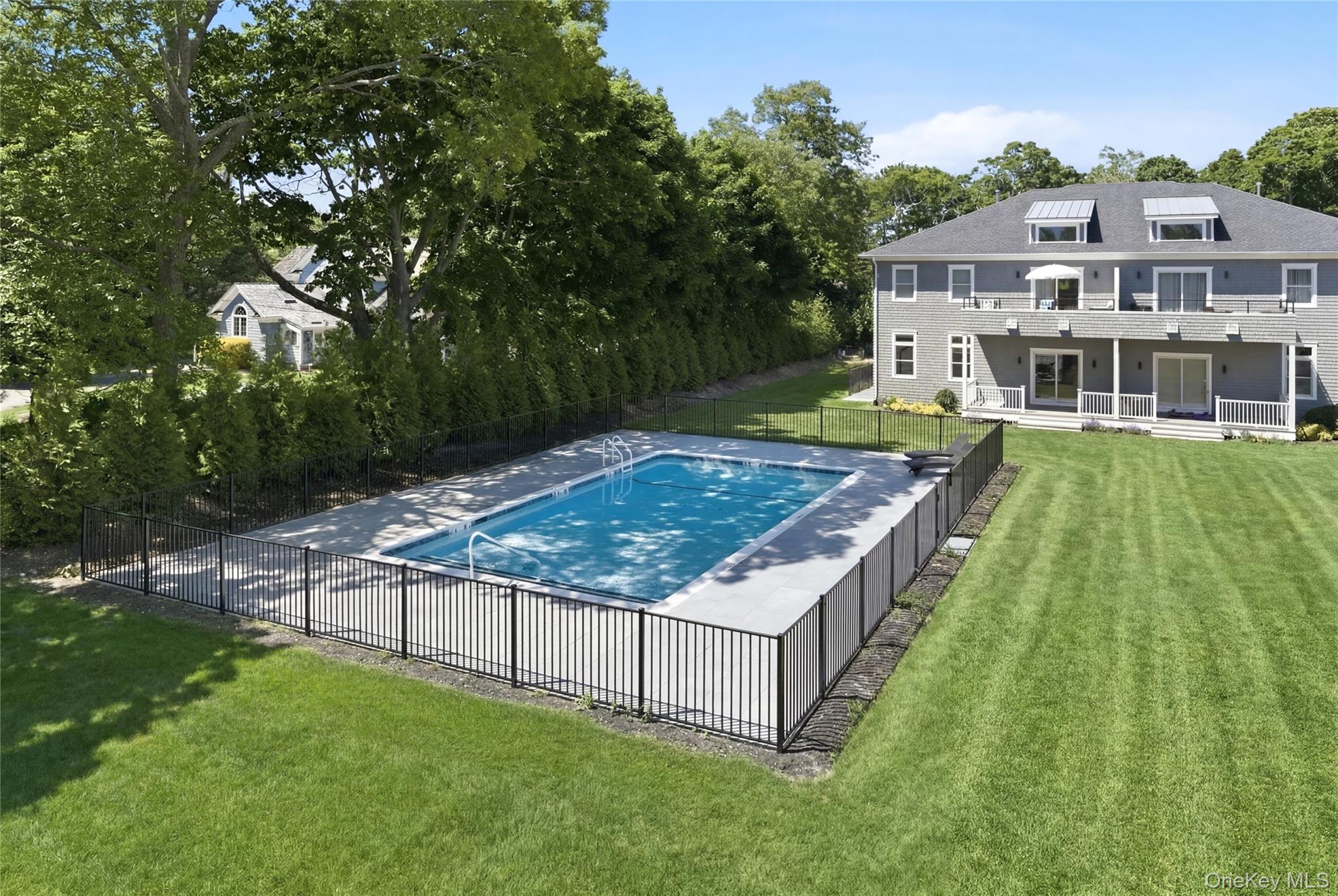 19 Montauk Highway 9 Property Photo 1