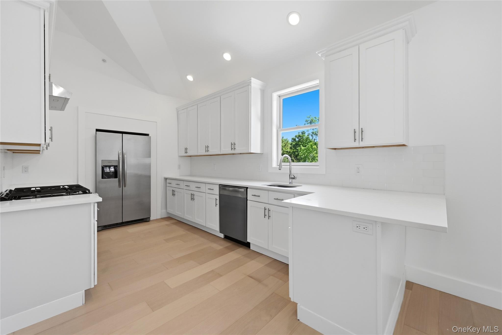 19 Montauk Highway 9 Property Photo 2