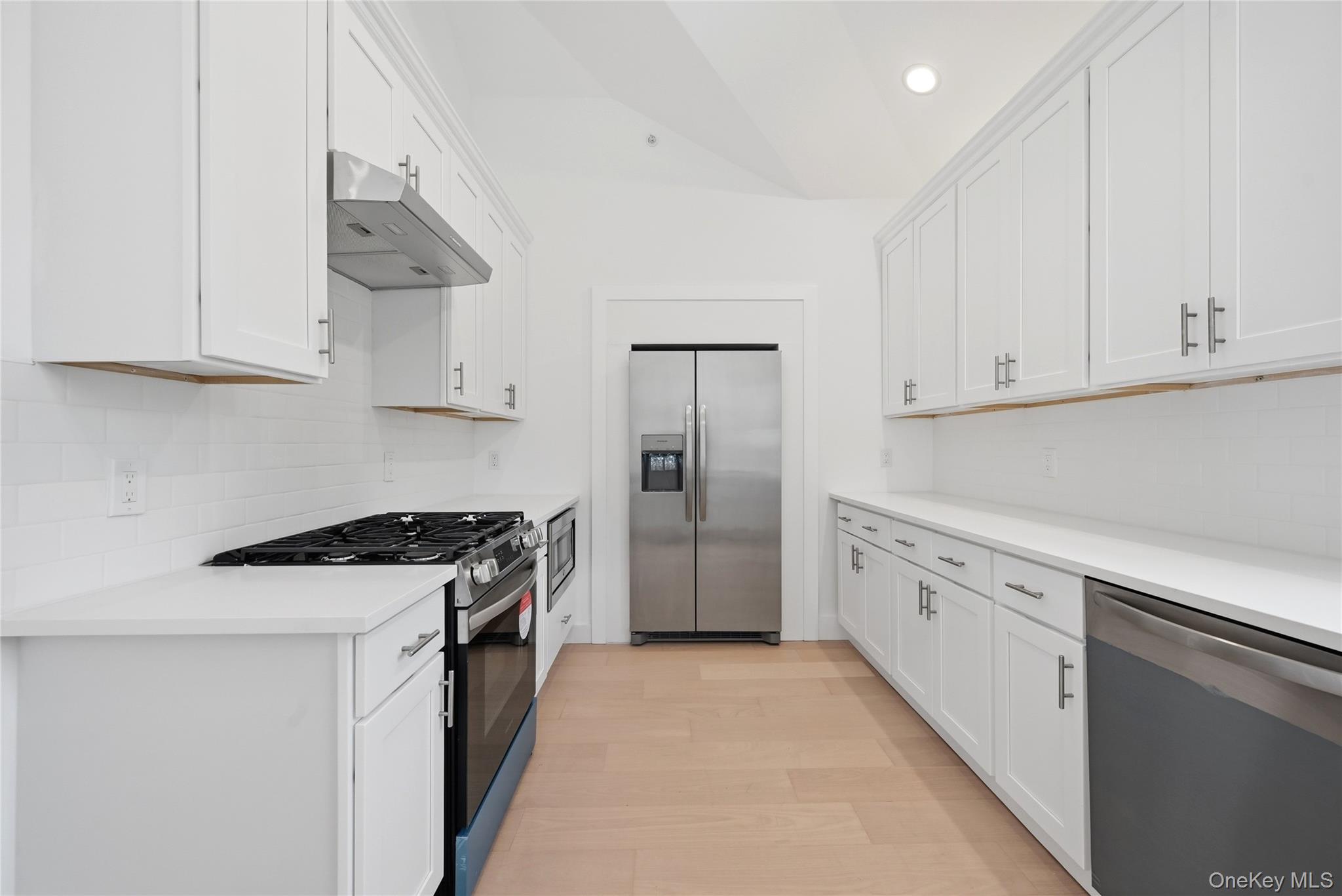 19 Montauk Highway 9 Property Photo 6