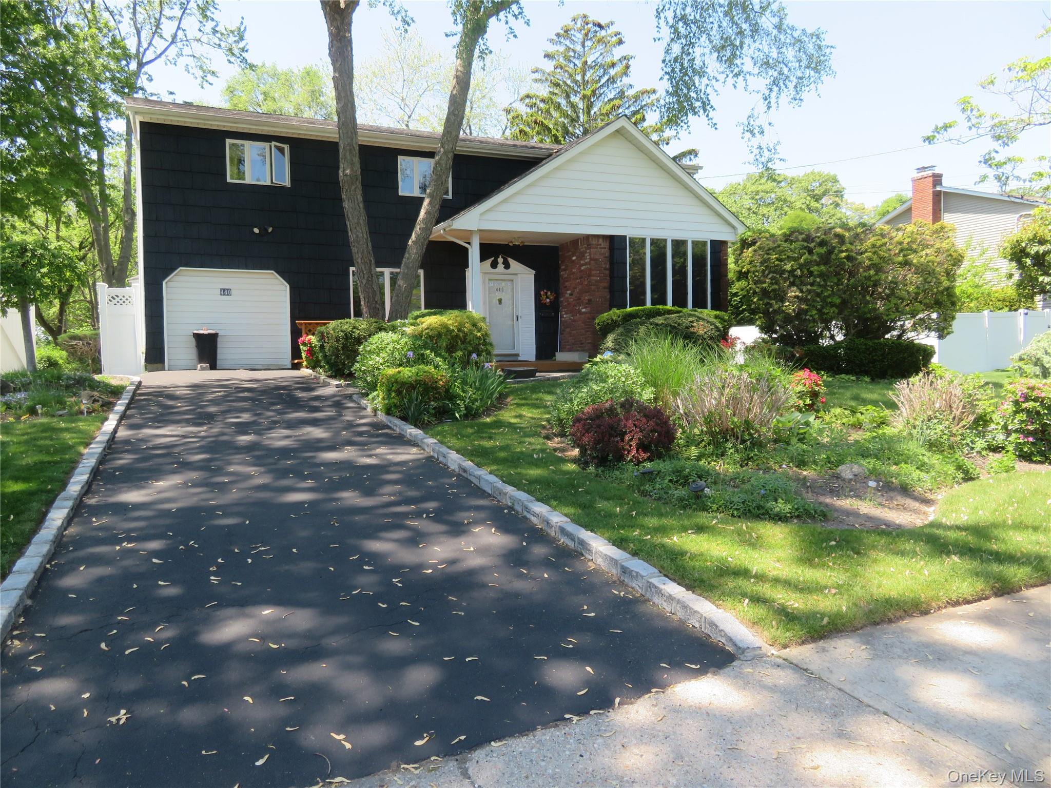 440 Spangle Drive Property Photo 2