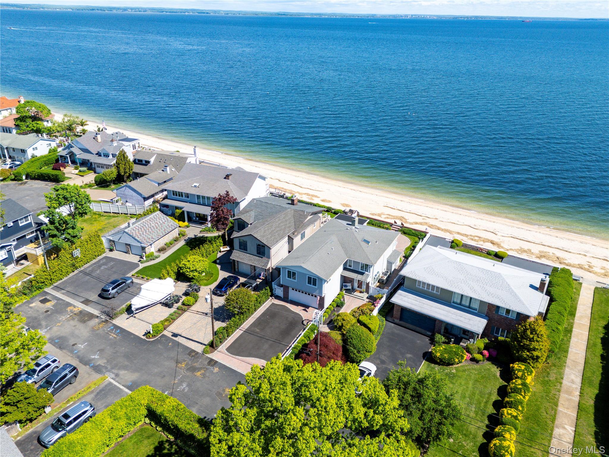 19 Oak Shore Drive Property Photo 3