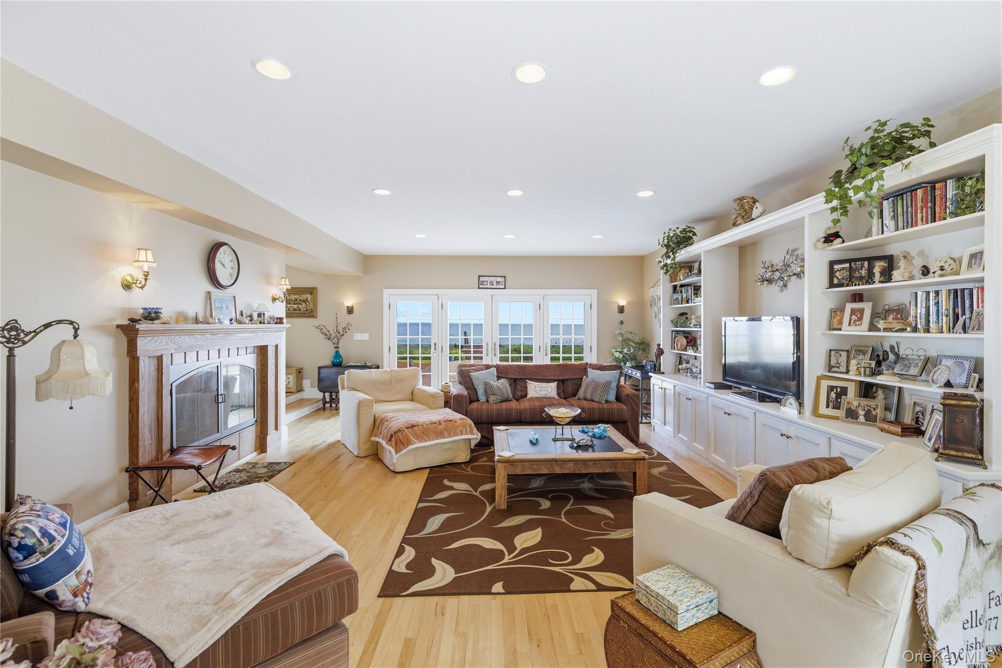 19 Oak Shore Drive Property Photo 6
