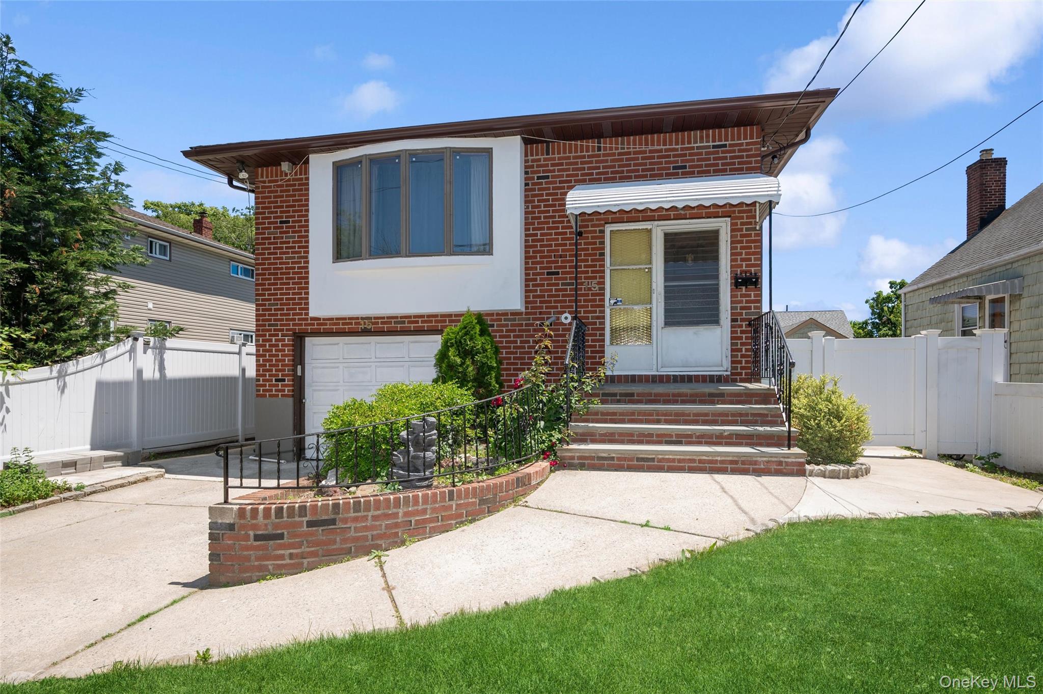 15 Belmont Boulevard Property Photo 2