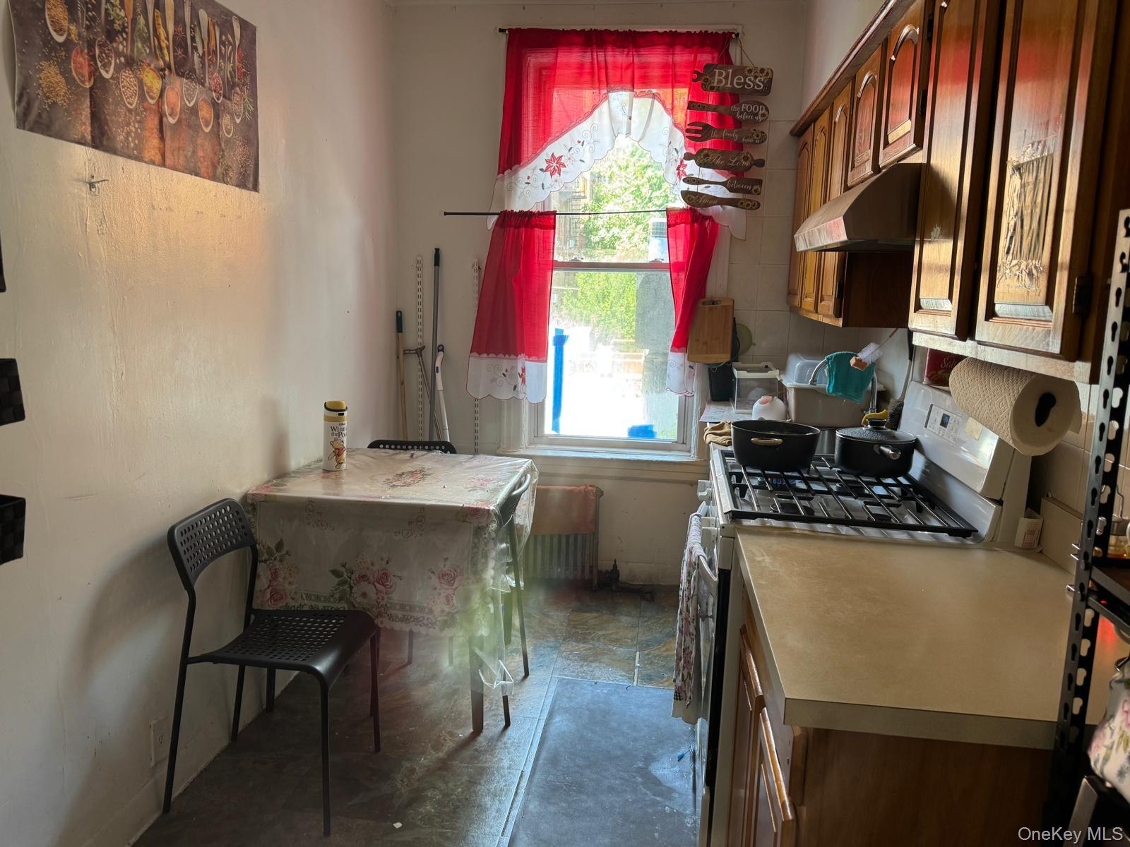 4311 Queens Boulevard Property Photo 10