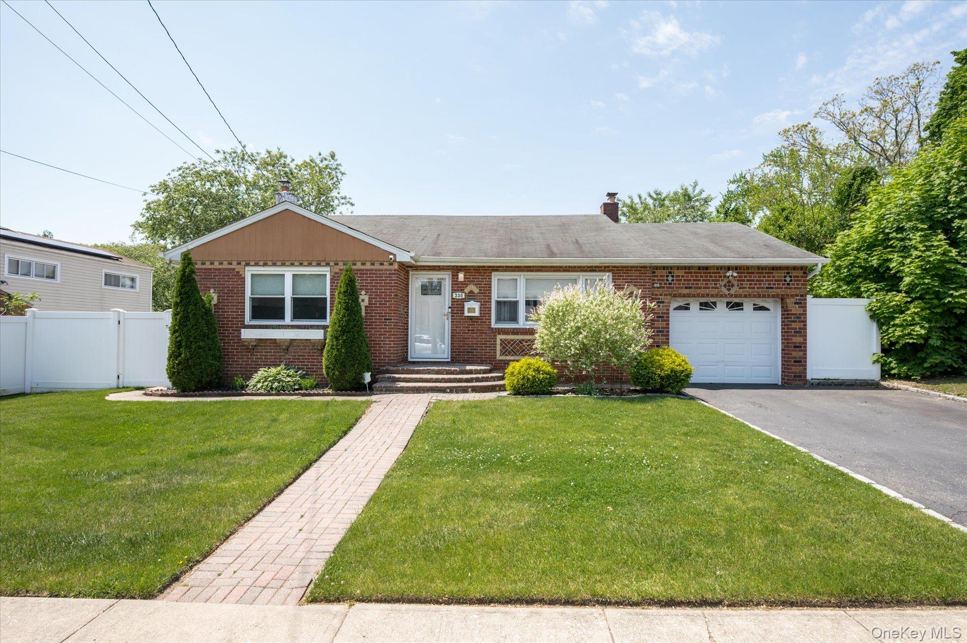 330 Woods Road Property Photo 1