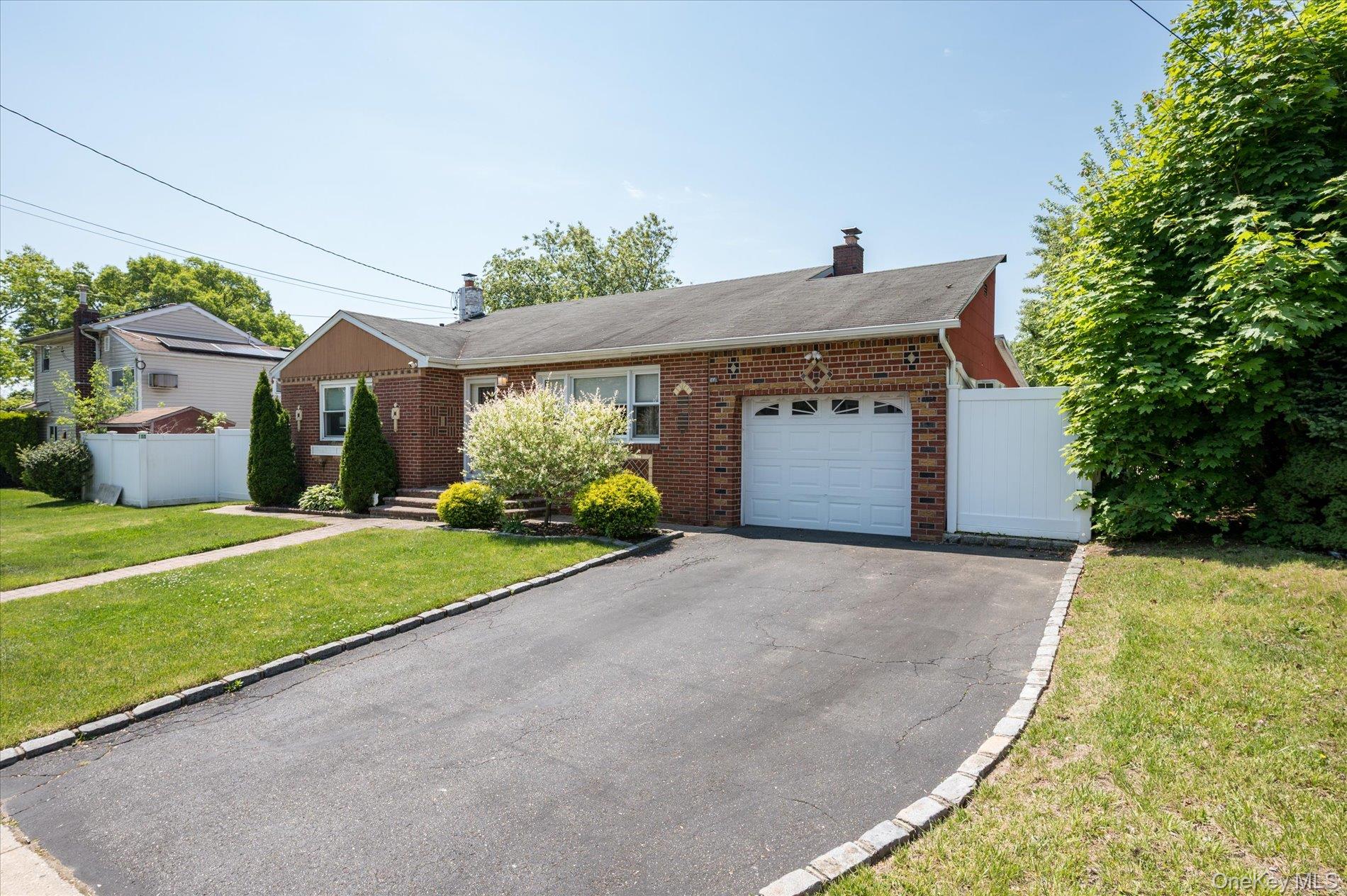 330 Woods Road Property Photo 2