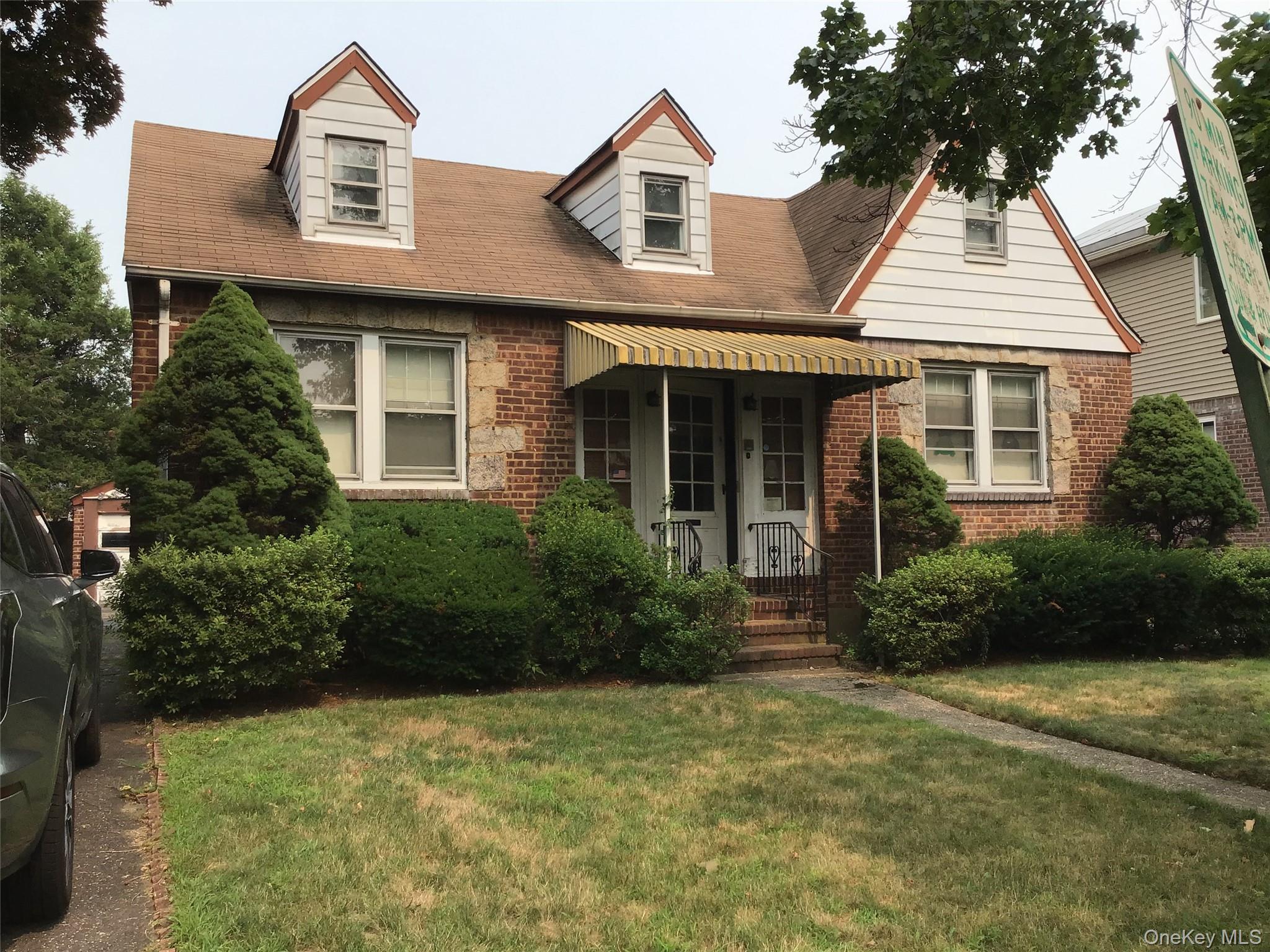 25 Collins Avenue Property Photo 1