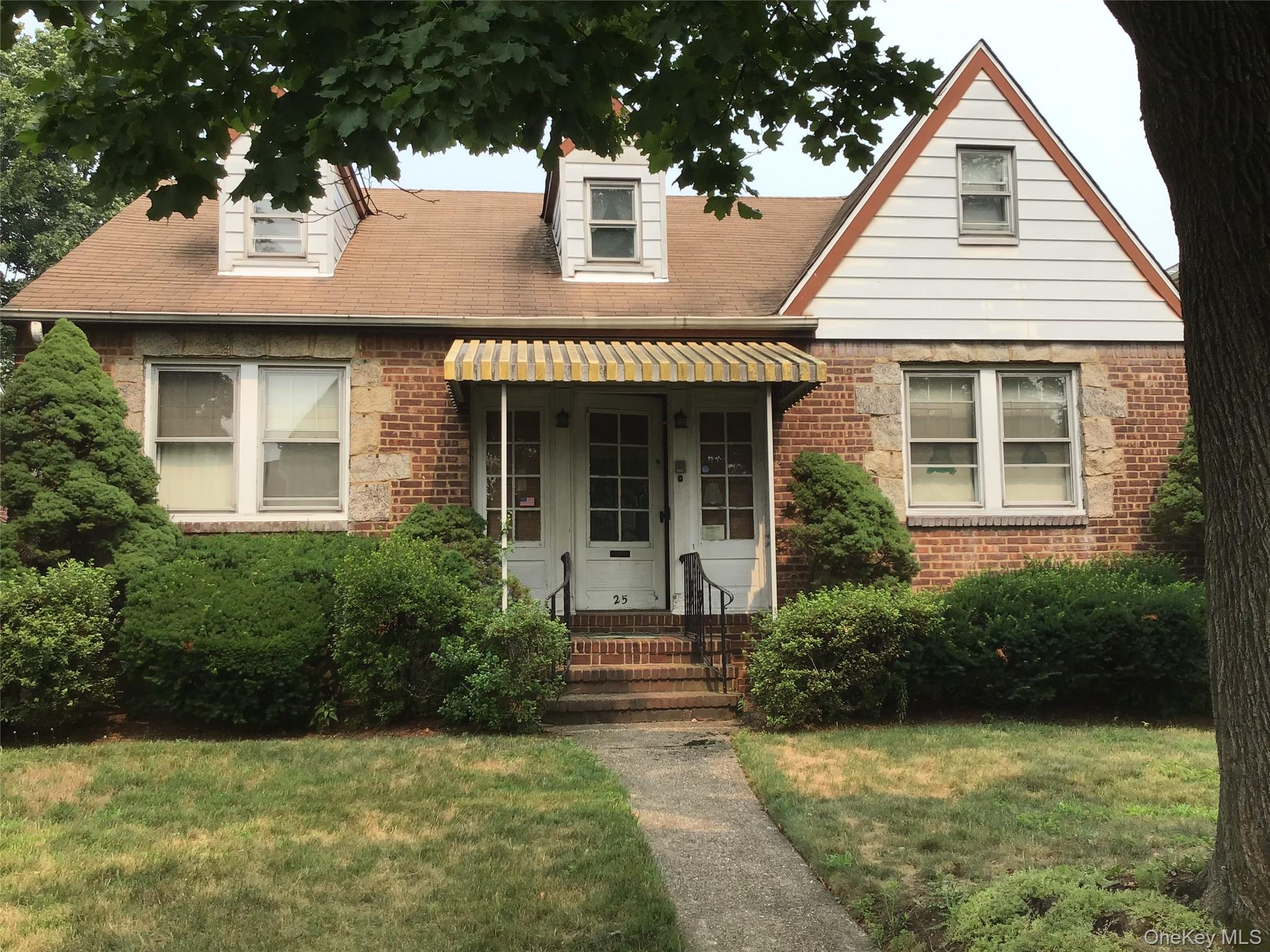 25 Collins Avenue Property Photo 2