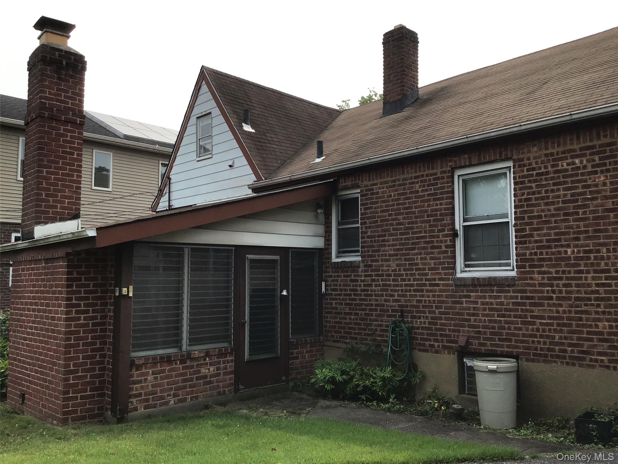 25 Collins Avenue Property Photo 5