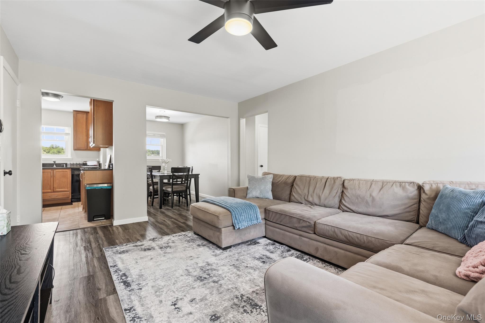 1879 Crompond Road F3 Property Photo 6