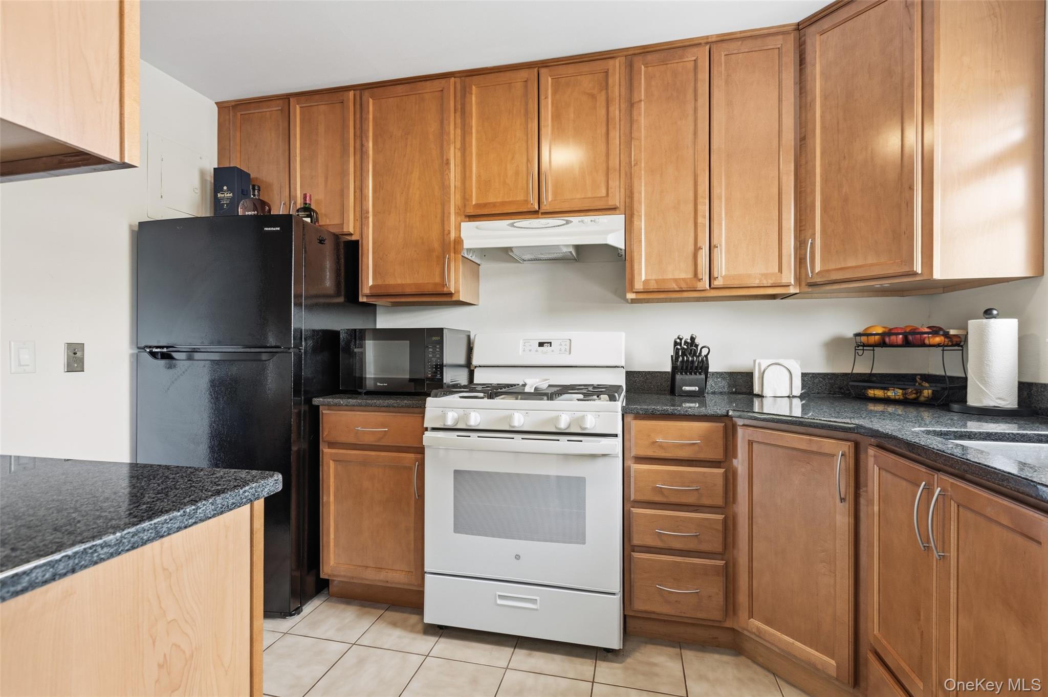 1879 Crompond Road F3 Property Photo 7