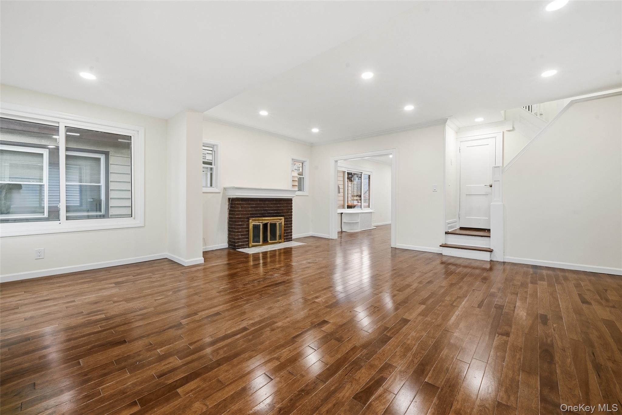 9122 Springfield Boulevard Property Photo 1