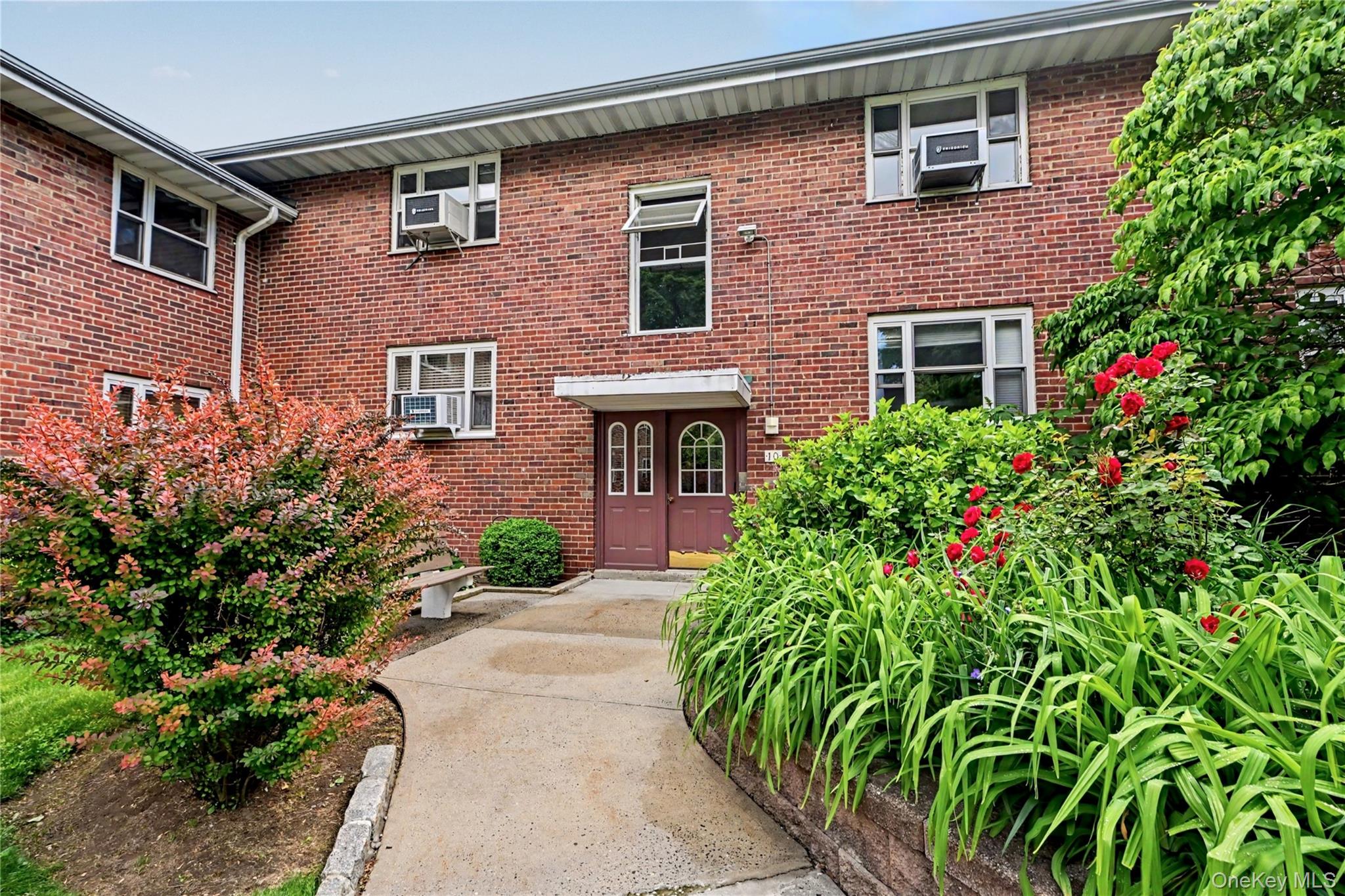 10 DeHaven Drive 2E Property Photo 1