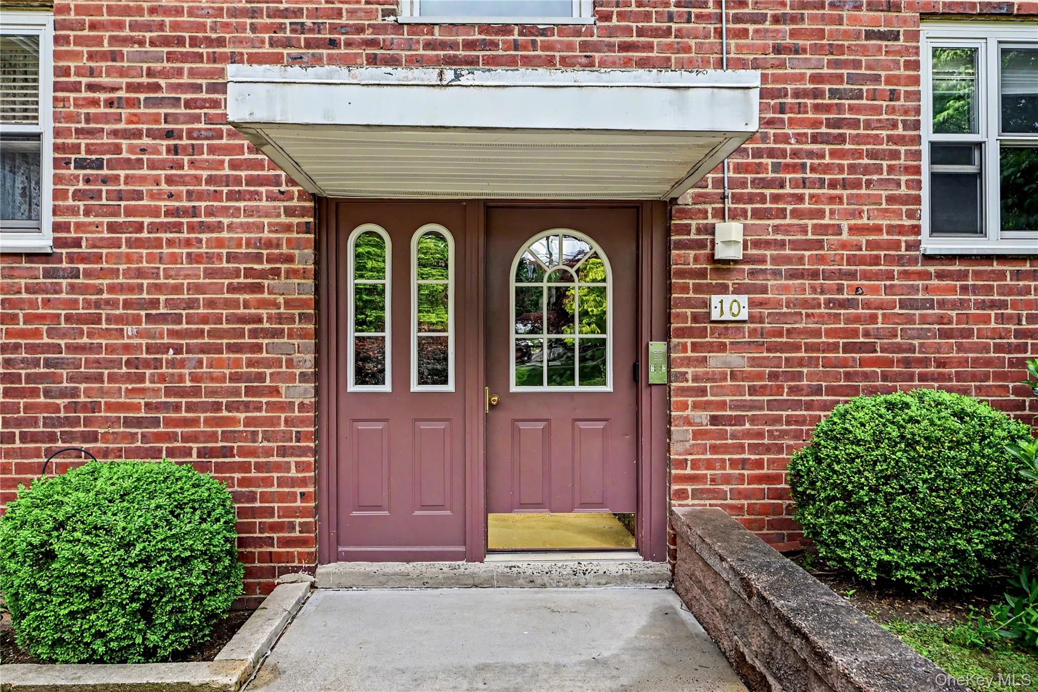 10 Dehaven Drive 2e Property Photo 2