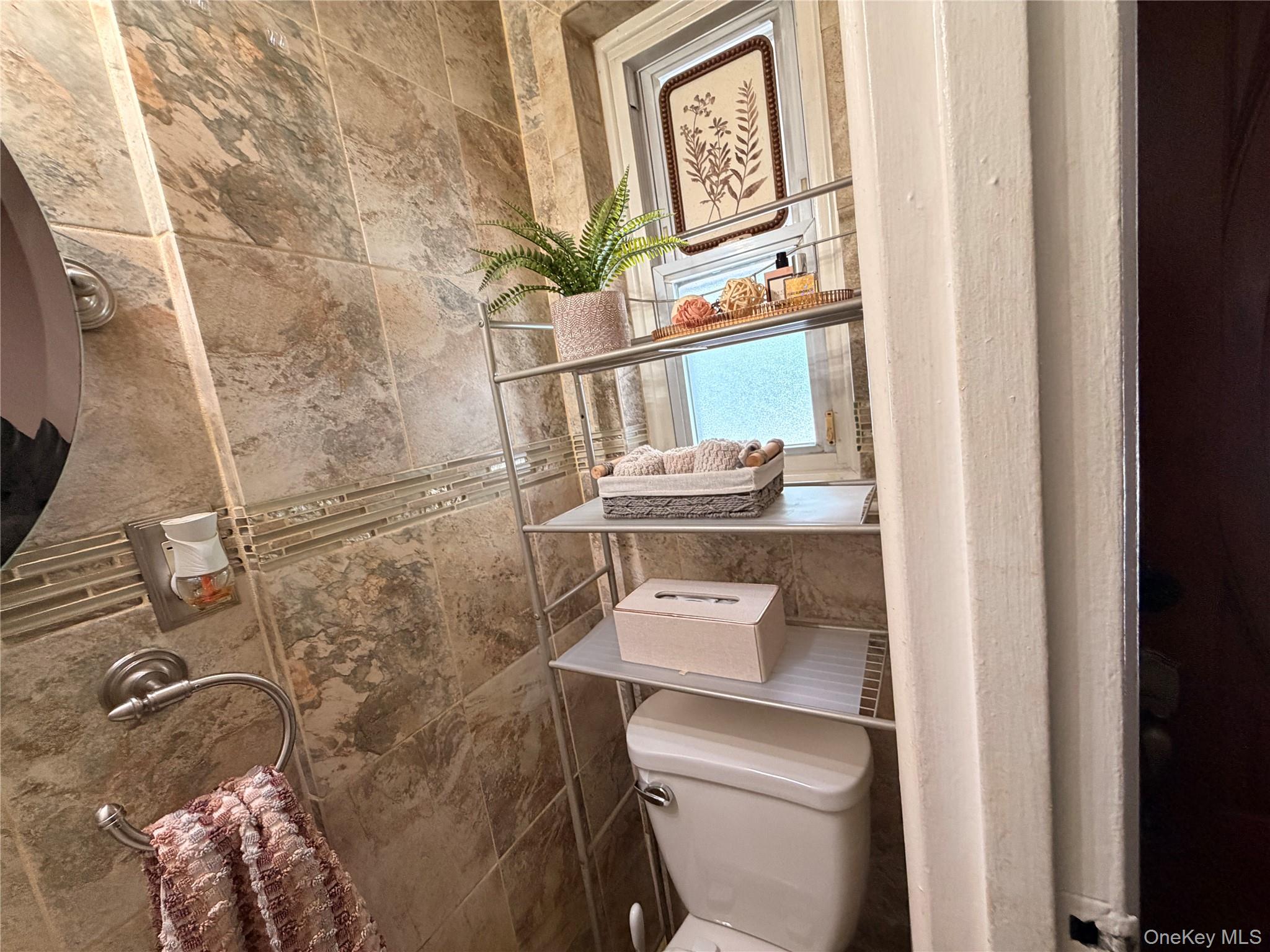 934 Balcom Avenue Property Photo 7