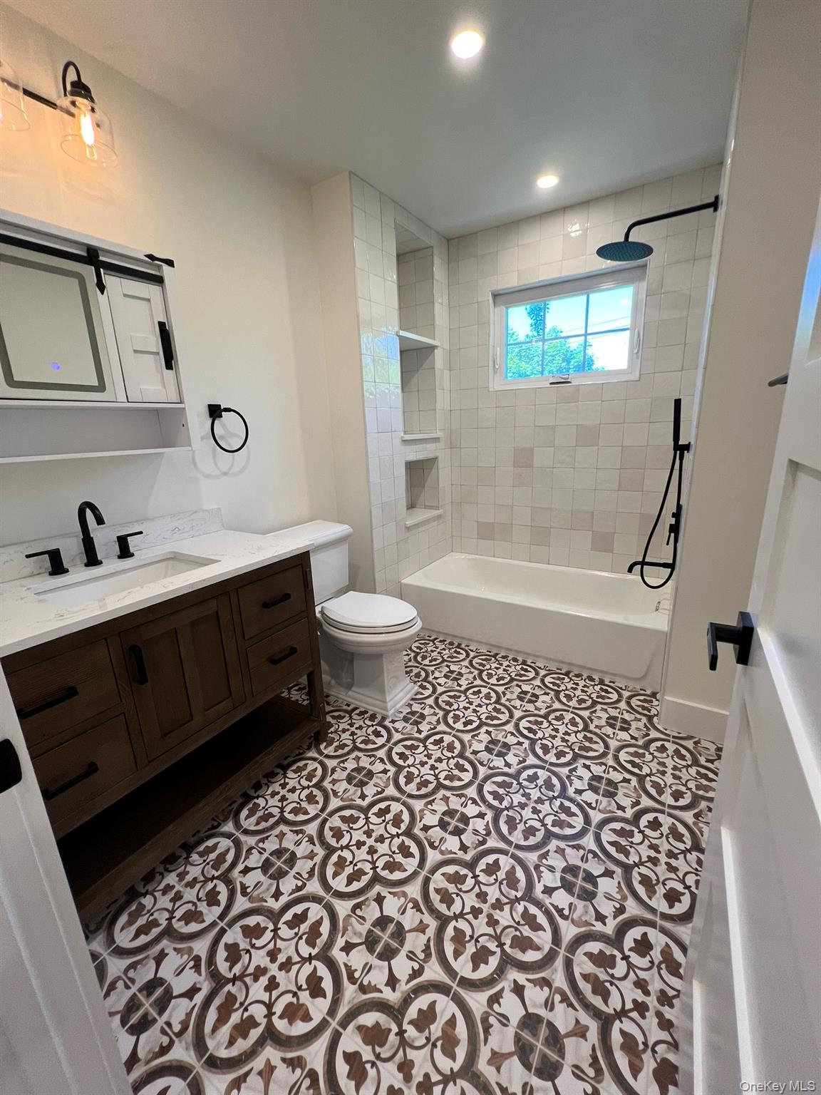 158 Lee Avenue Property Photo 14