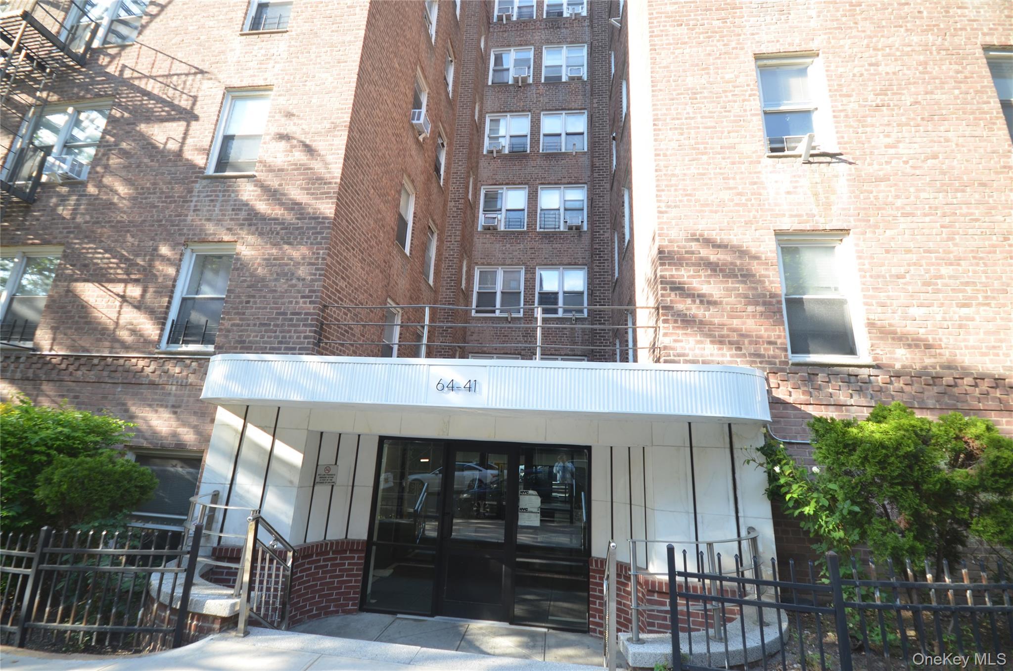 64-41 Saunders Street 604 Property Photo 2