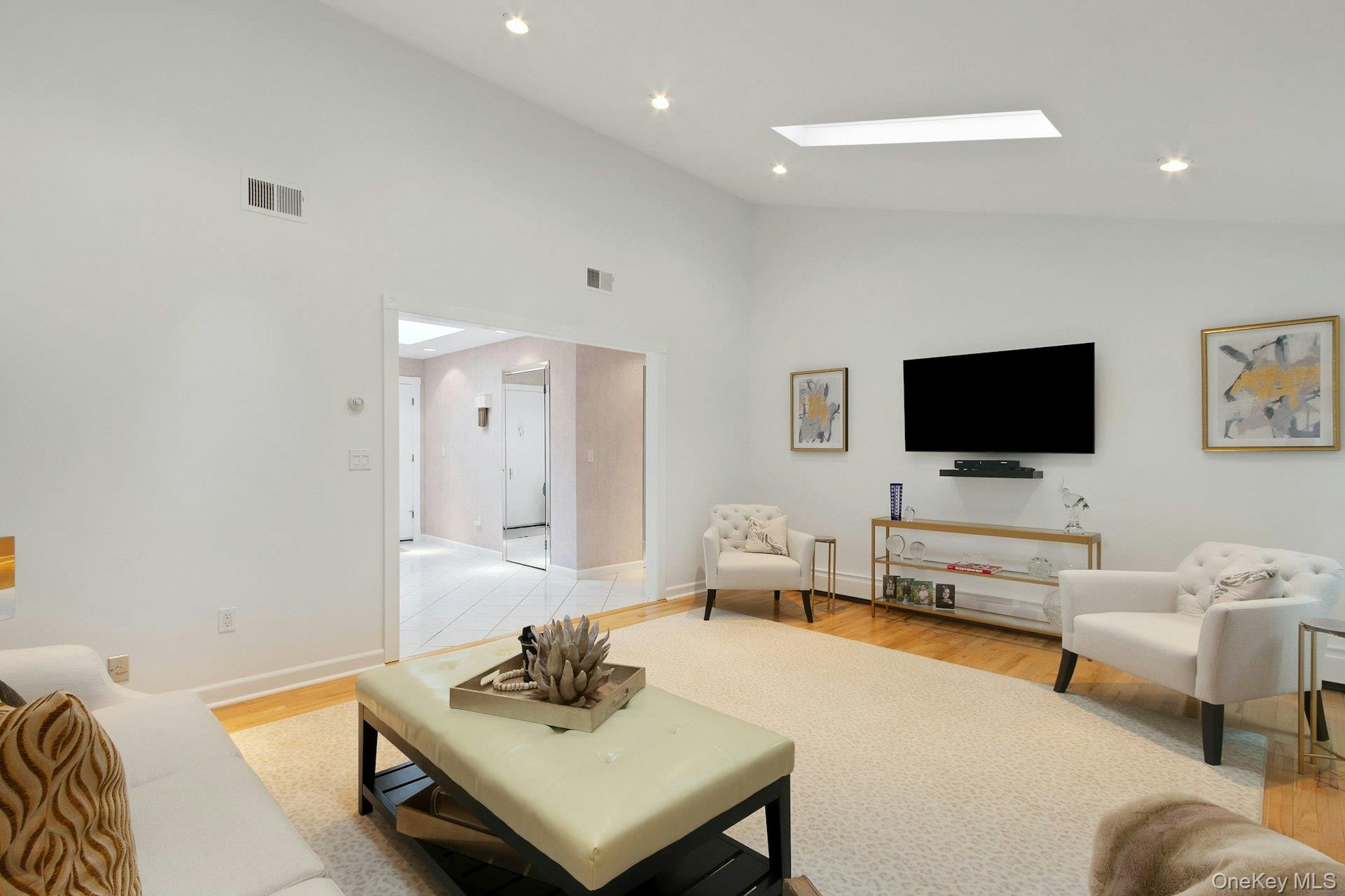 9 S Cranford Road Property Photo 6