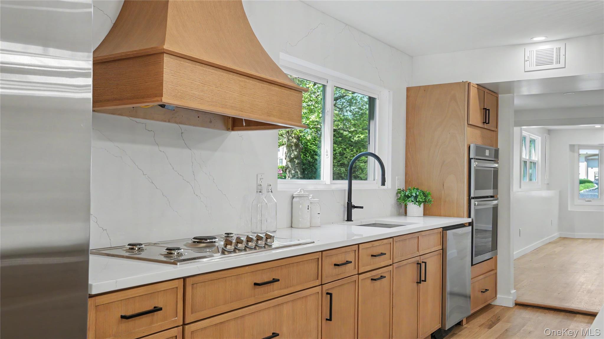 70 Yale Terrace Property Photo 7