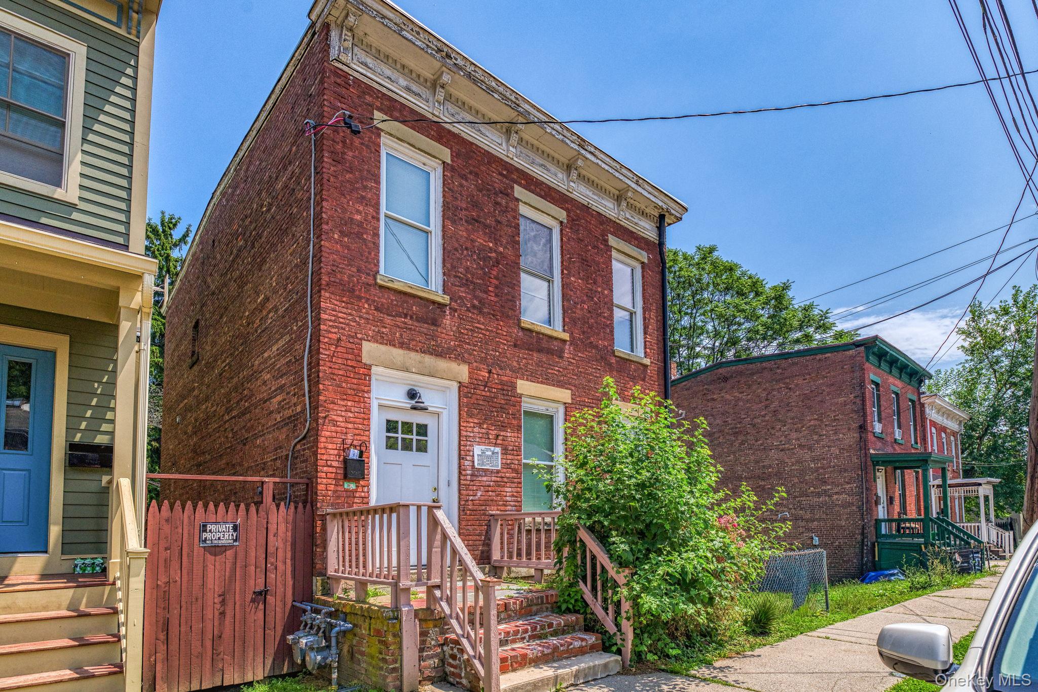160 N Miller Street Property Photo 1