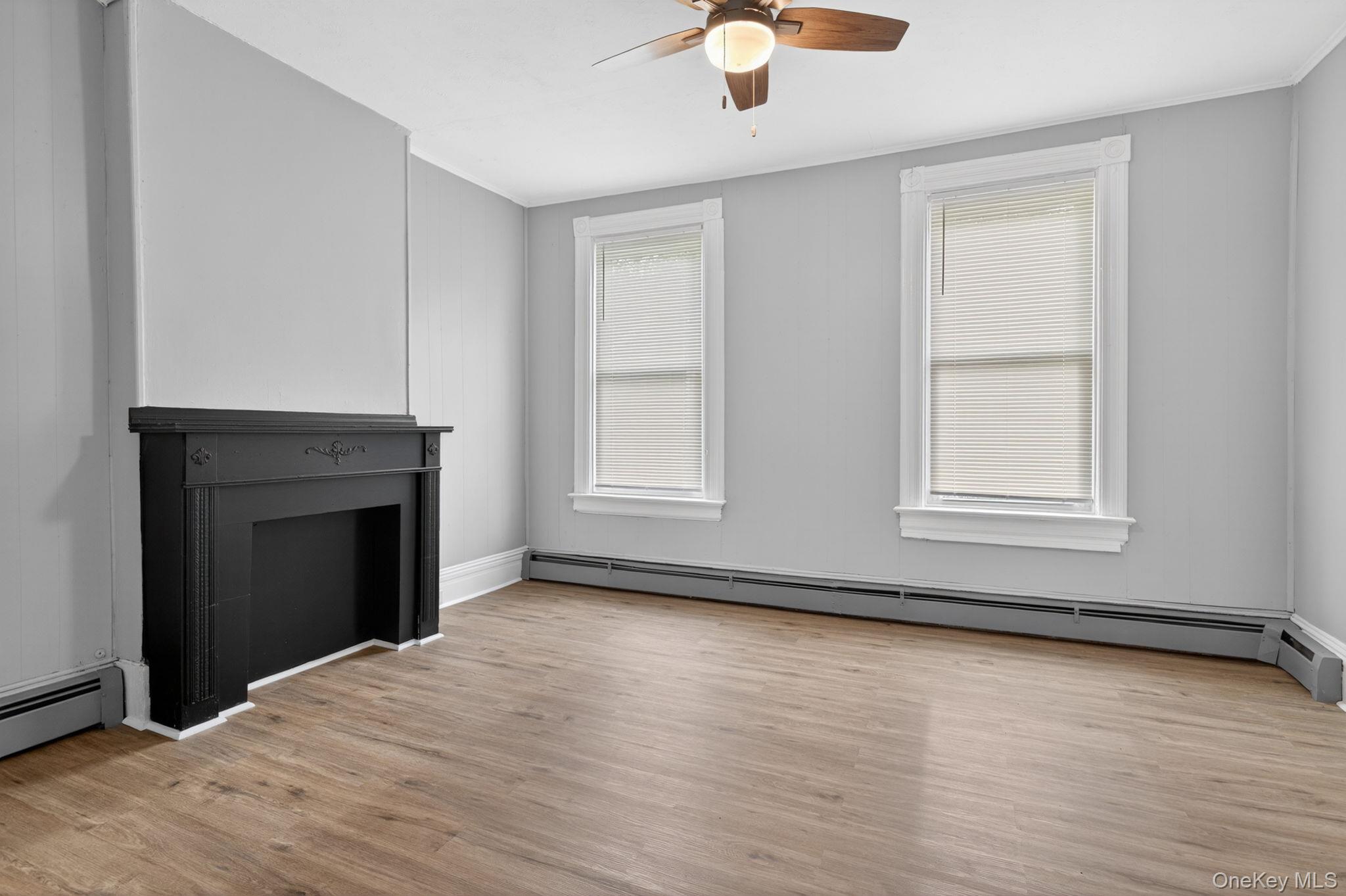 160 N Miller Street Property Photo 4