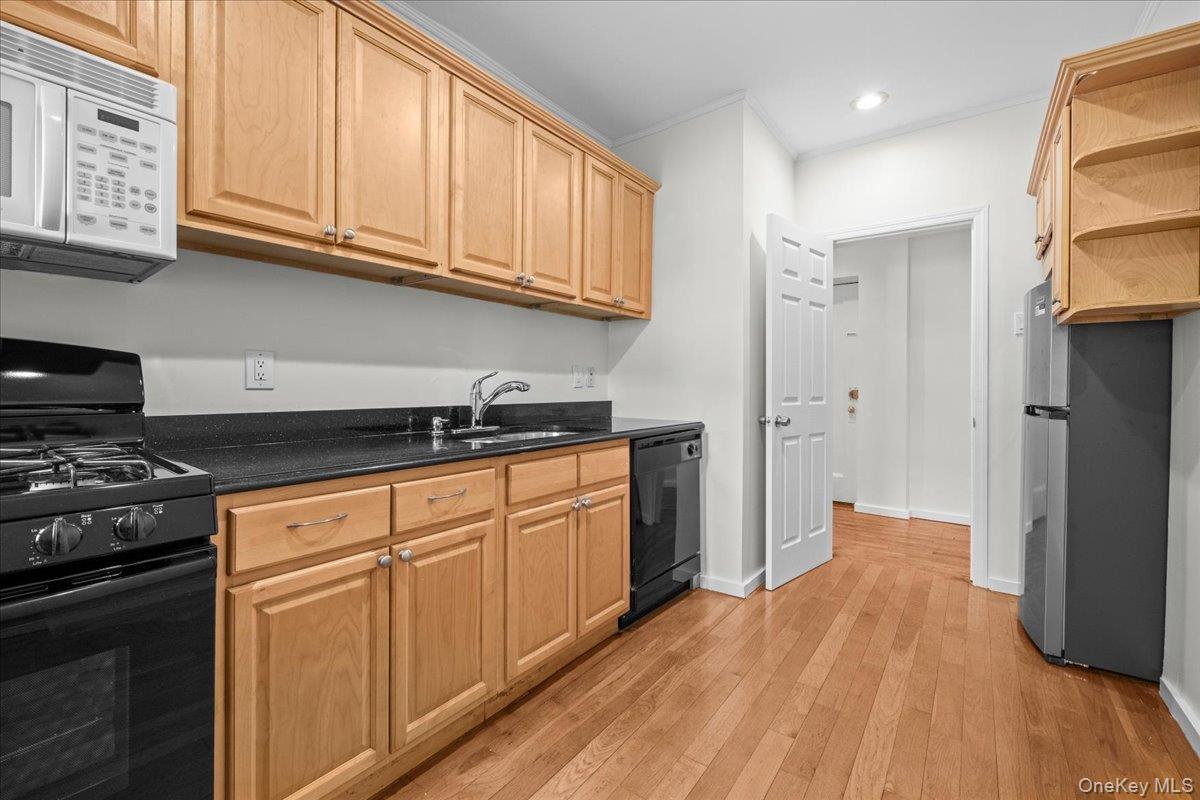 1440 Boston Post Road 2i Property Photo 7