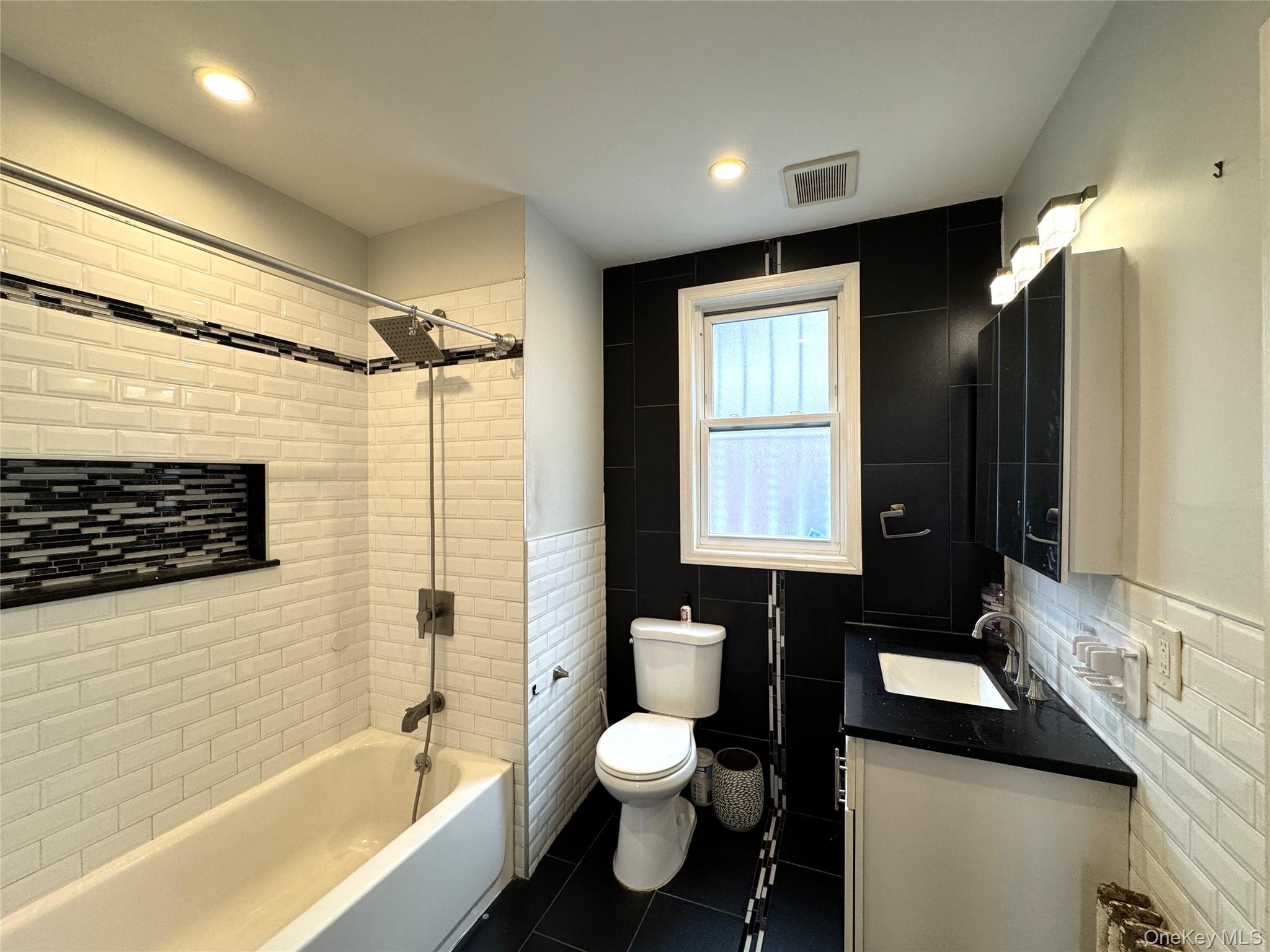 146-38 Bayside Avenue Property Photo 11