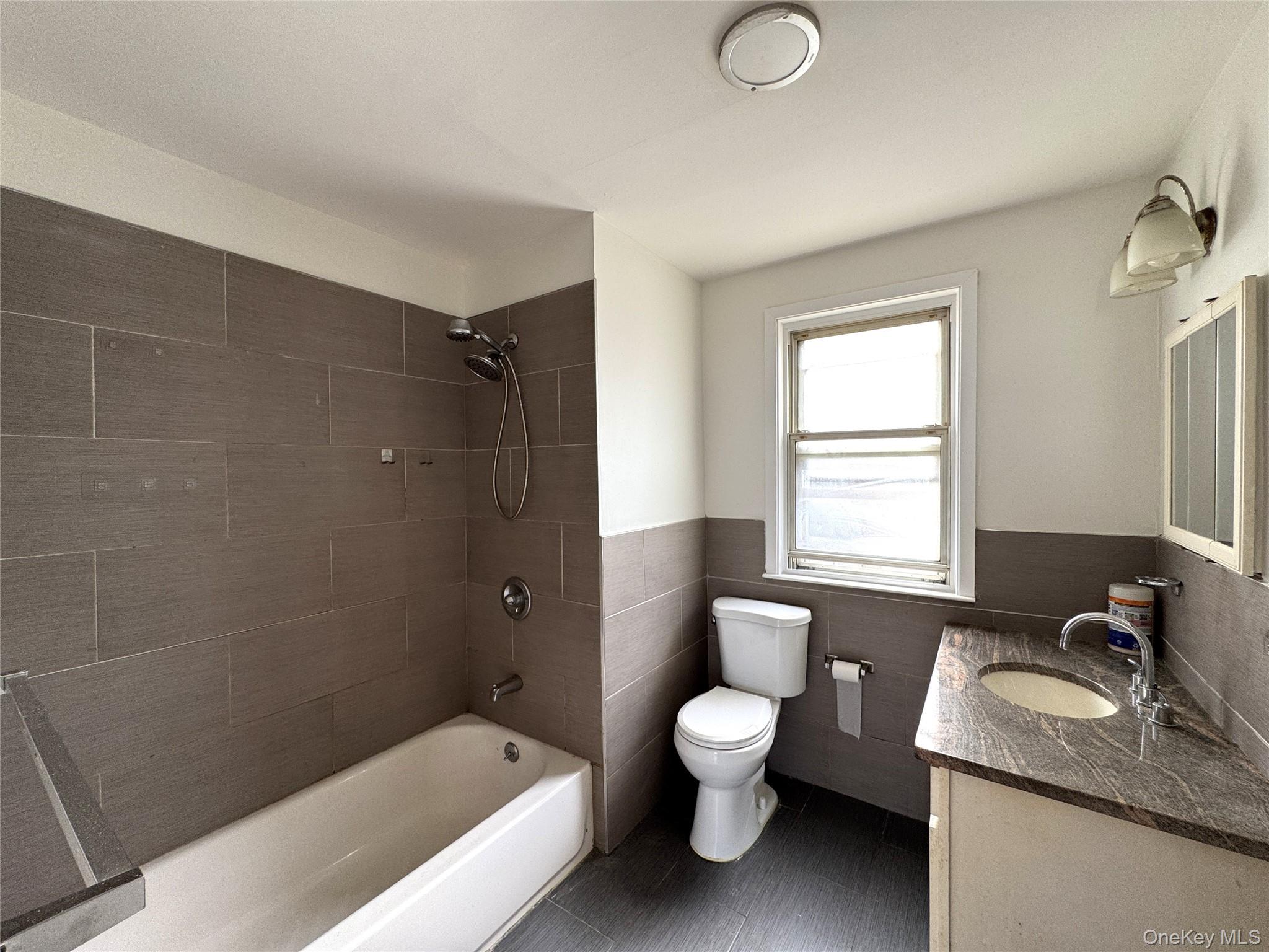 146-38 Bayside Avenue Property Photo 28