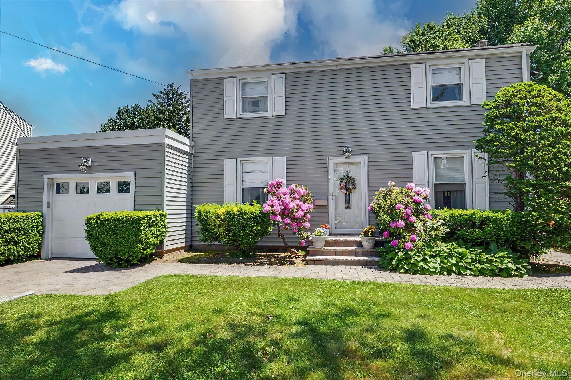 83 Whitman Road Property Photo 1