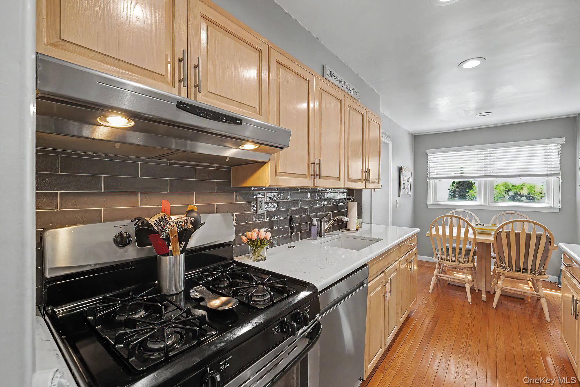 83 Whitman Road Property Photo 8