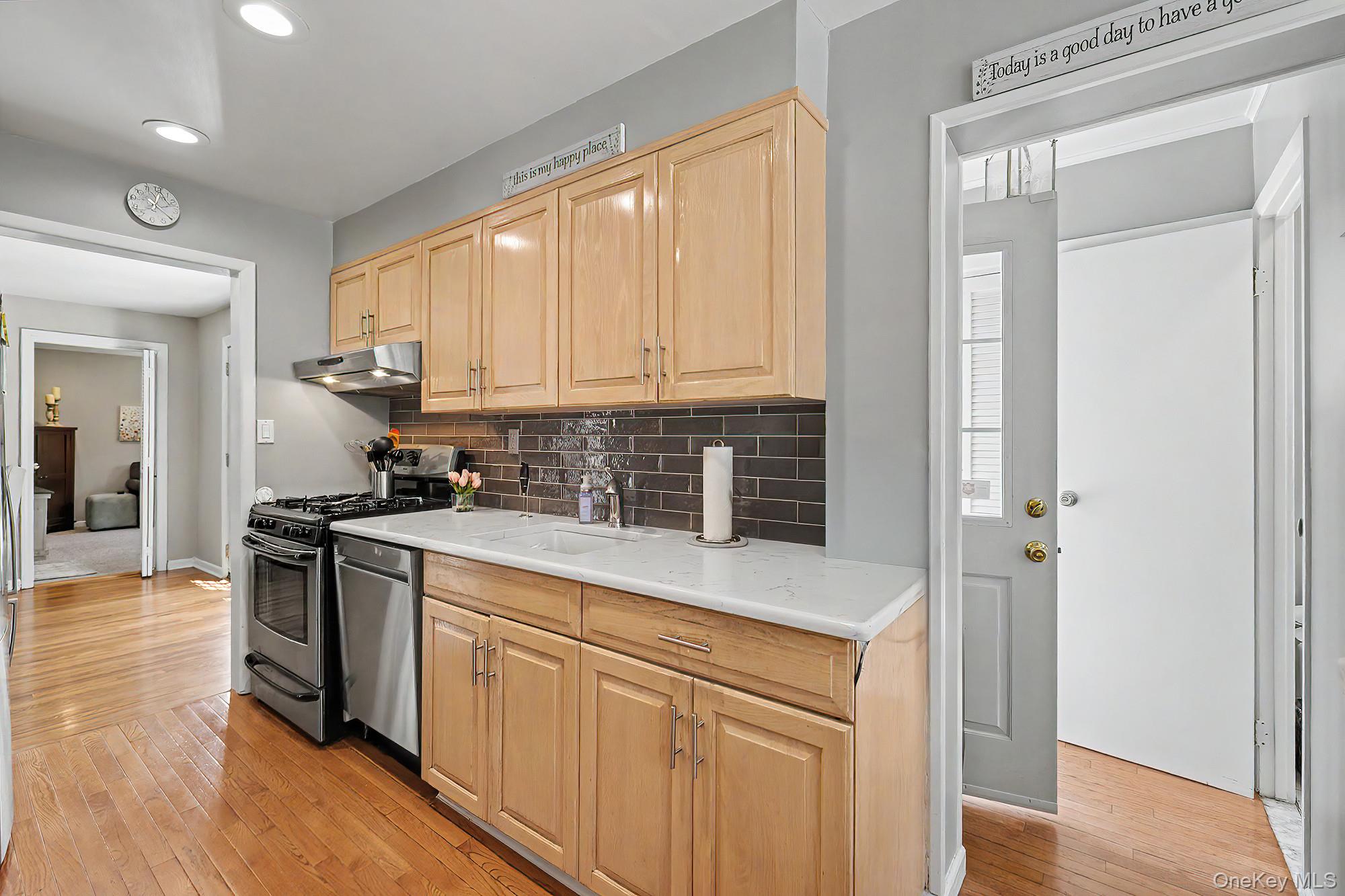 83 Whitman Road Property Photo 10