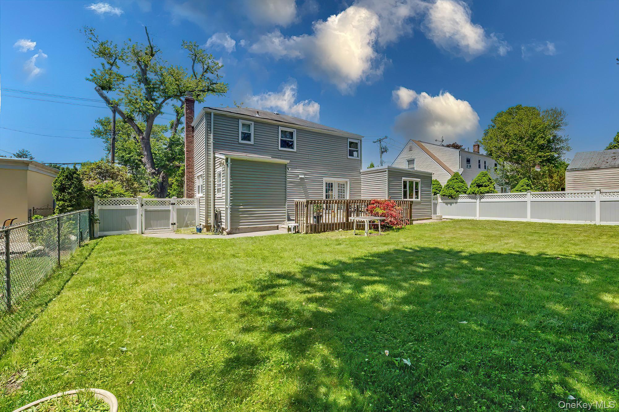 83 Whitman Road Property Photo 28