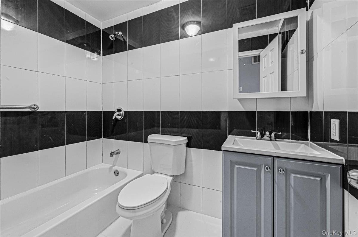 439 Forbell Street Property Photo 8