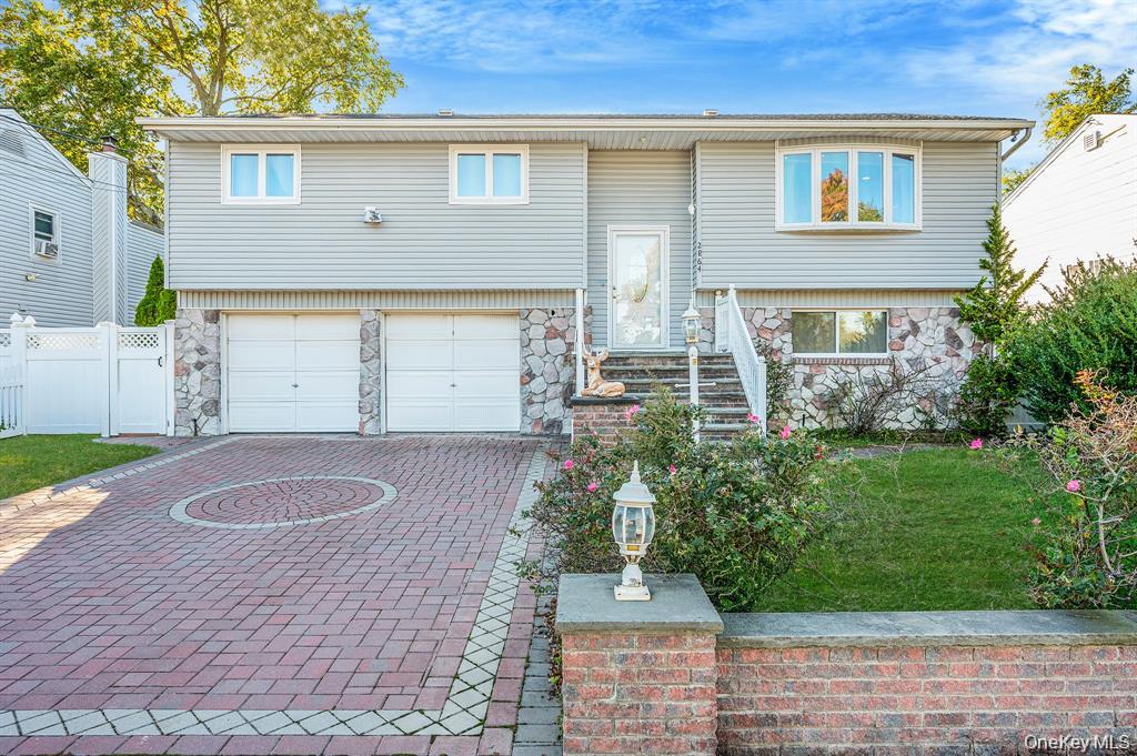 2864 Eastern Boulevard Property Photo 2