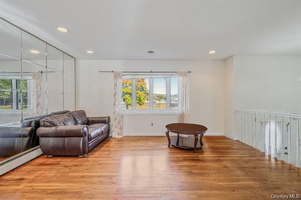 2864 Eastern Boulevard Property Photo 10