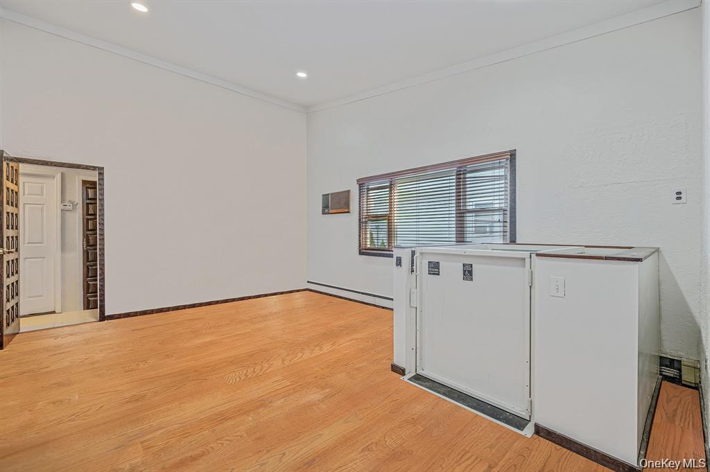 2864 Eastern Boulevard Property Photo 18
