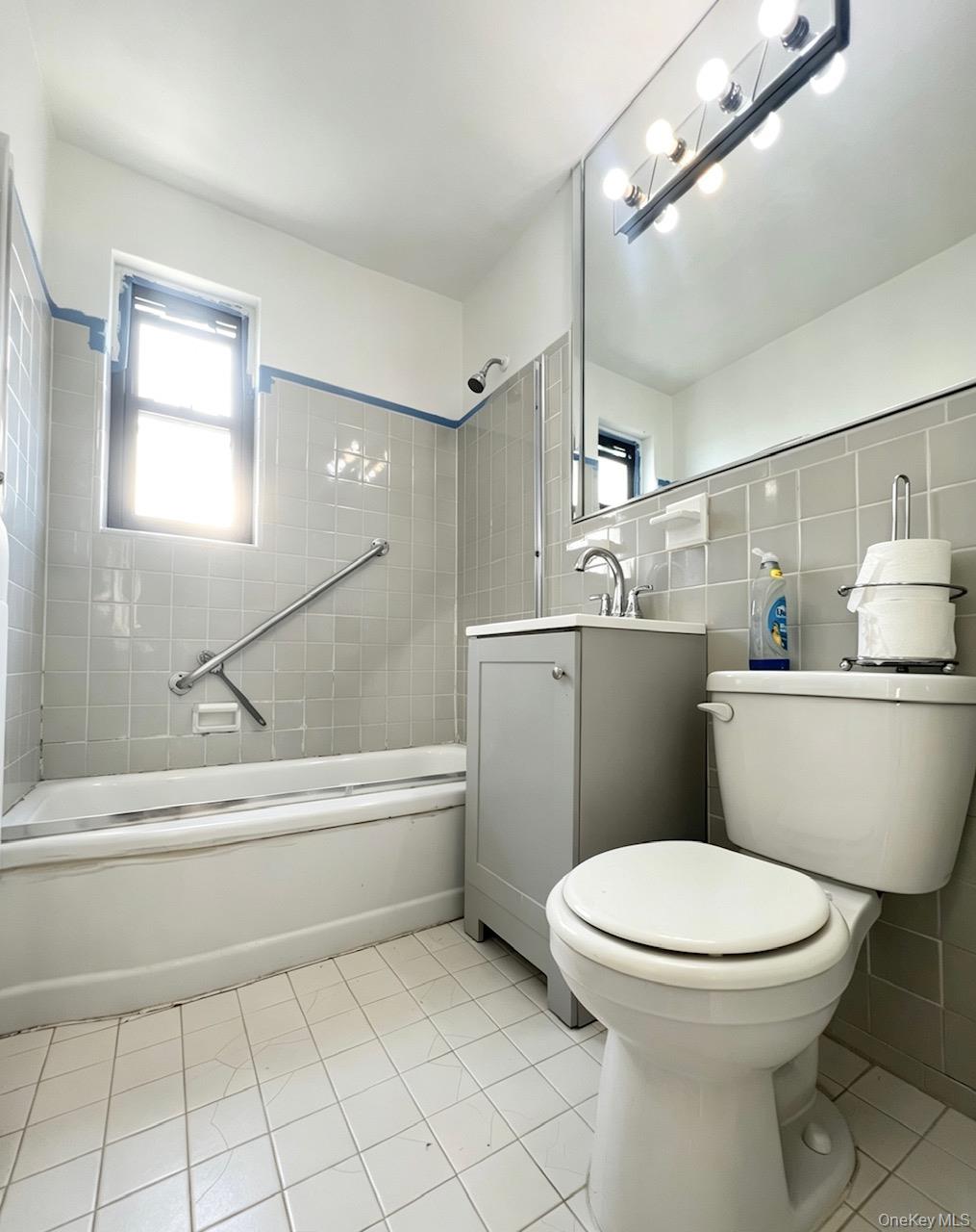 6722 136th Street A Property Photo 15