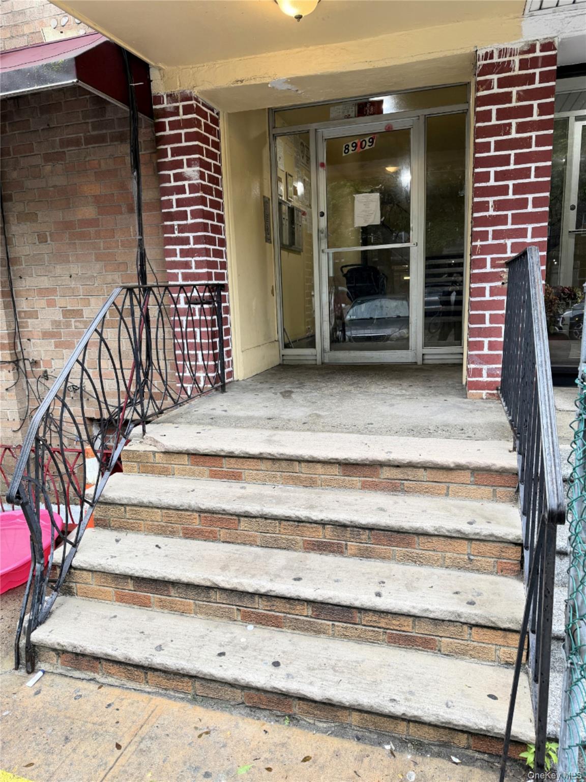 8909 170th Street Property Photo 4