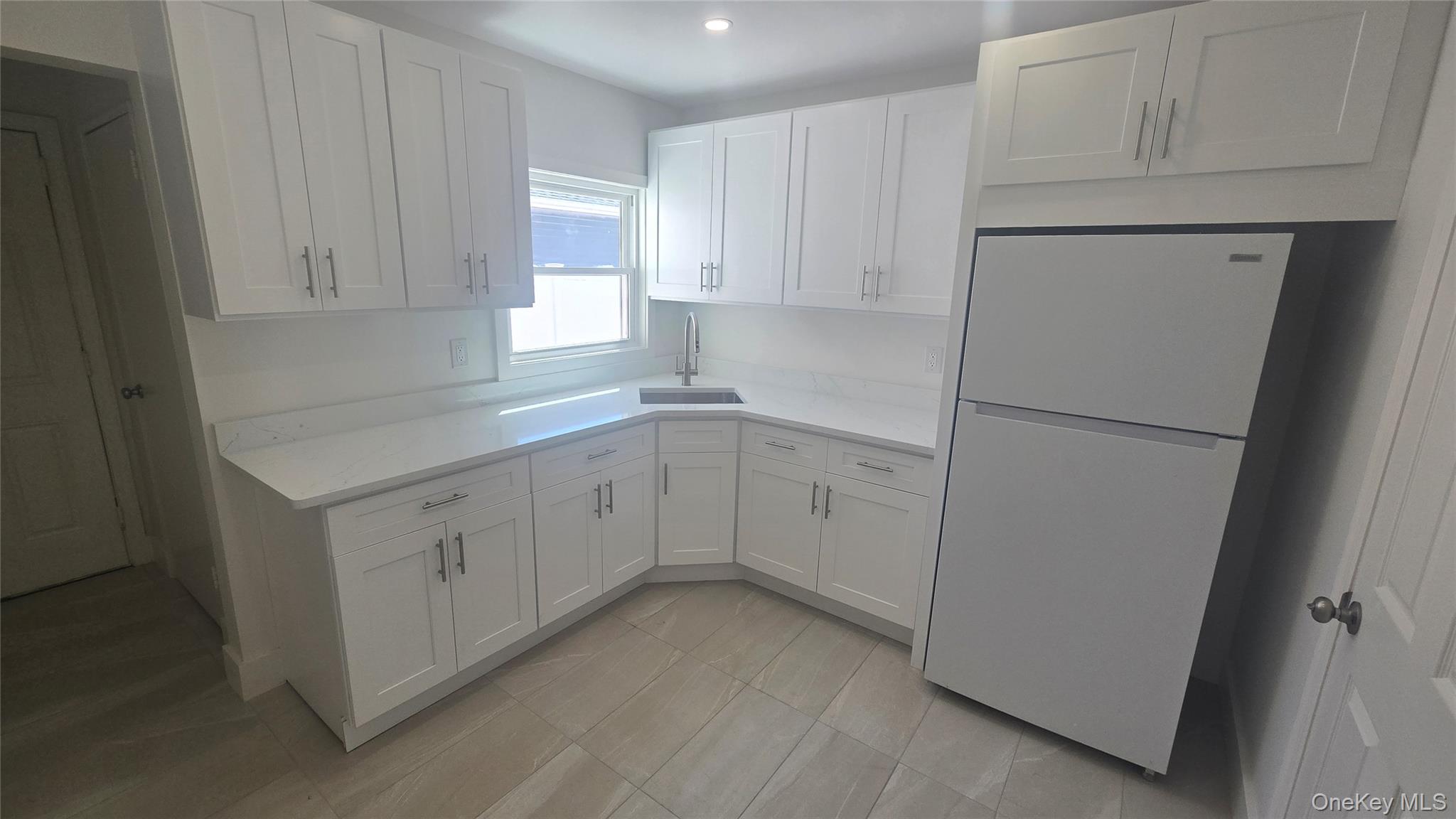 724 E Park Avenue Property Photo 2
