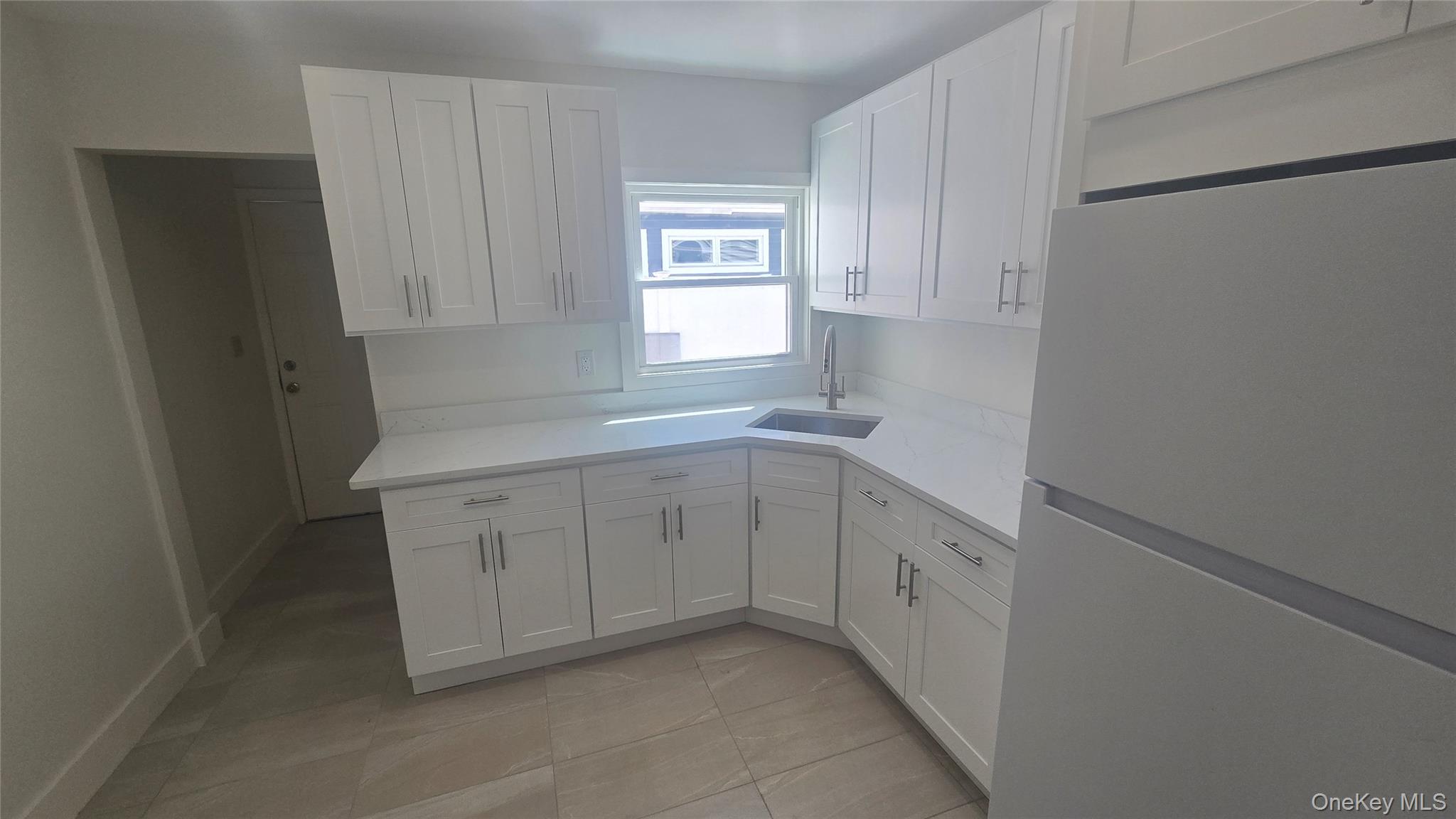 724 E Park Avenue Property Photo 3