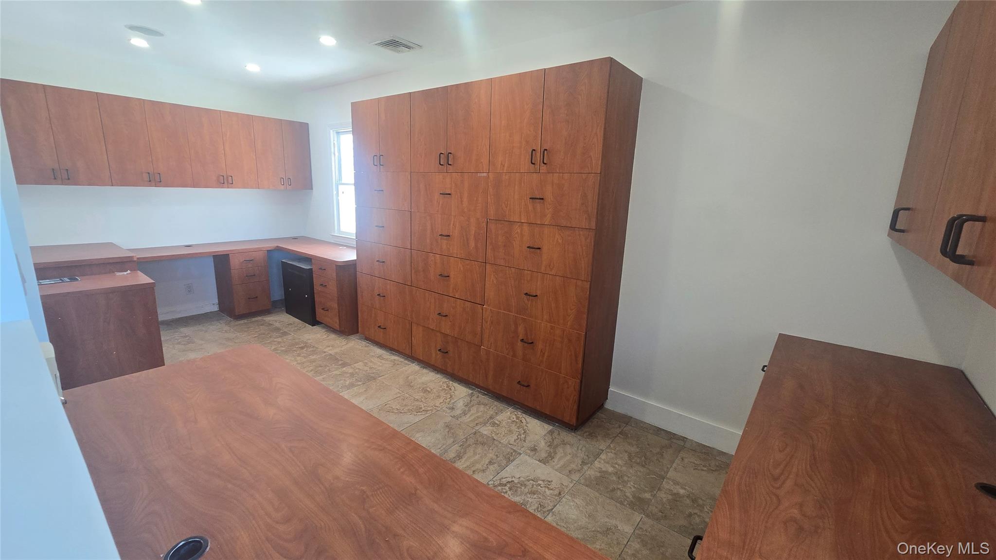724 E Park Avenue Property Photo 4