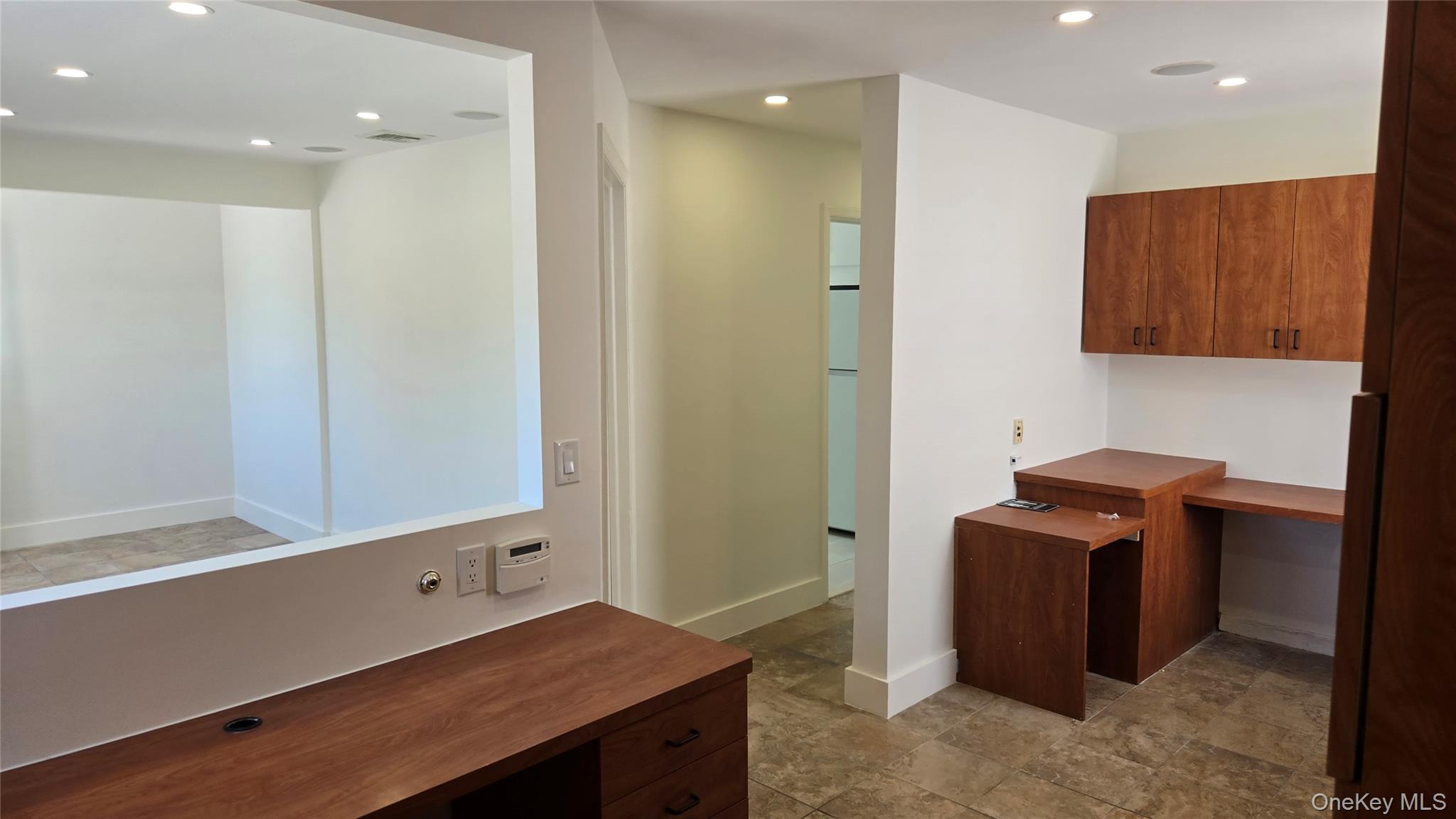 724 E Park Avenue Property Photo 5