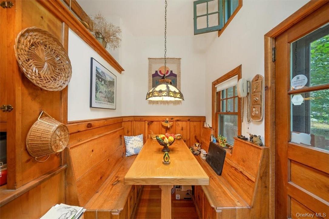38 W Adirondack Trail Property Photo 6
