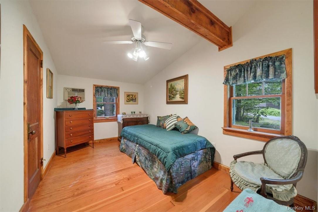 38 W Adirondack Trail Property Photo 16