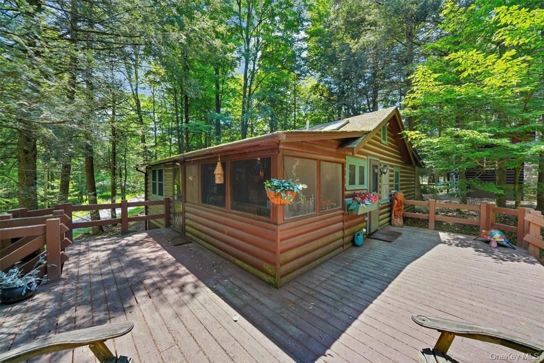 38 W Adirondack Trail Property Photo 19