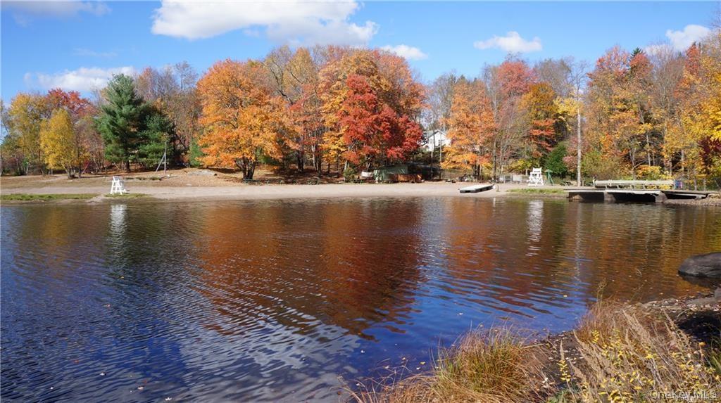 38 W Adirondack Trail Property Photo 28